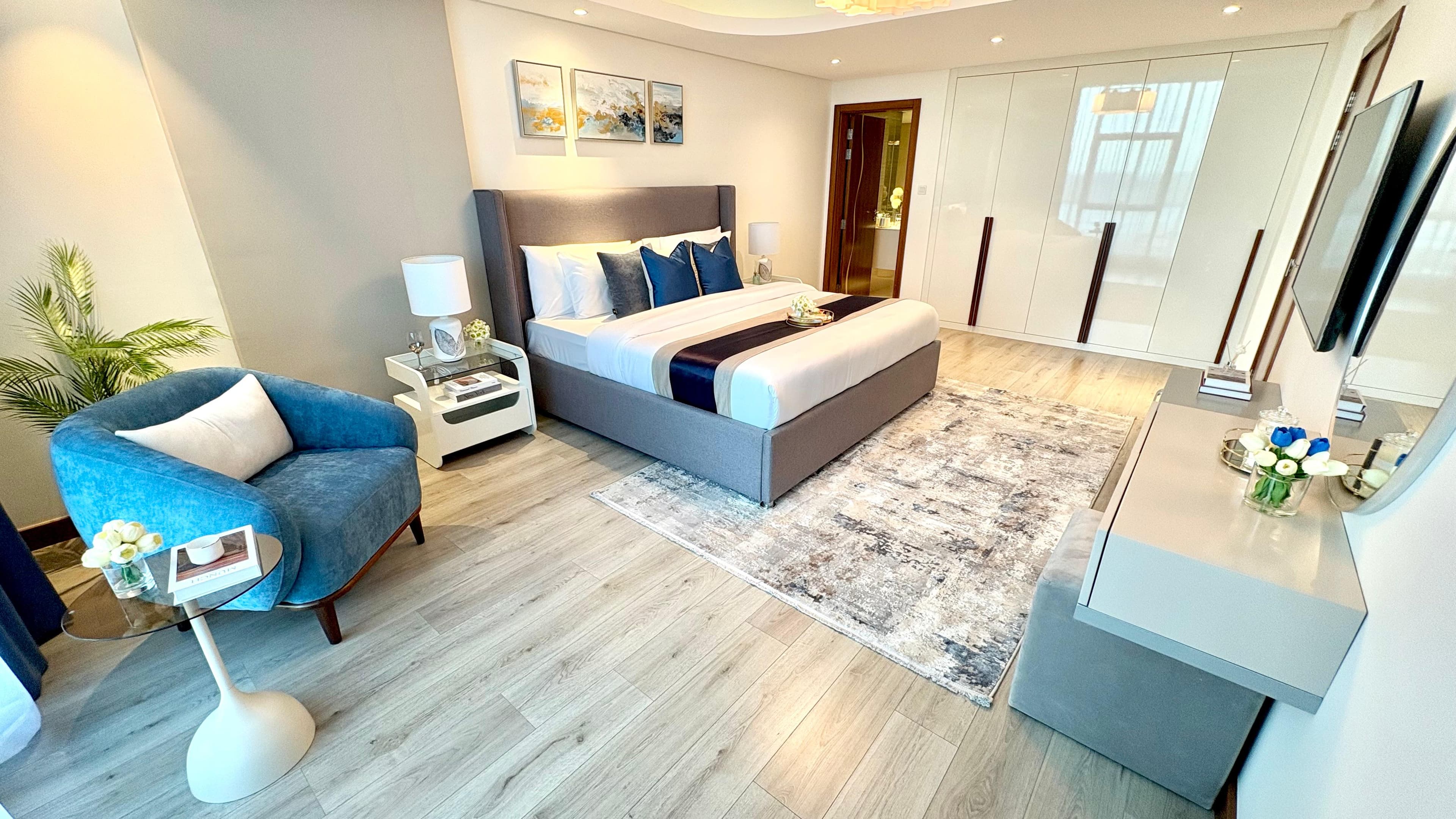 1 BR apartment with sea view and balcony