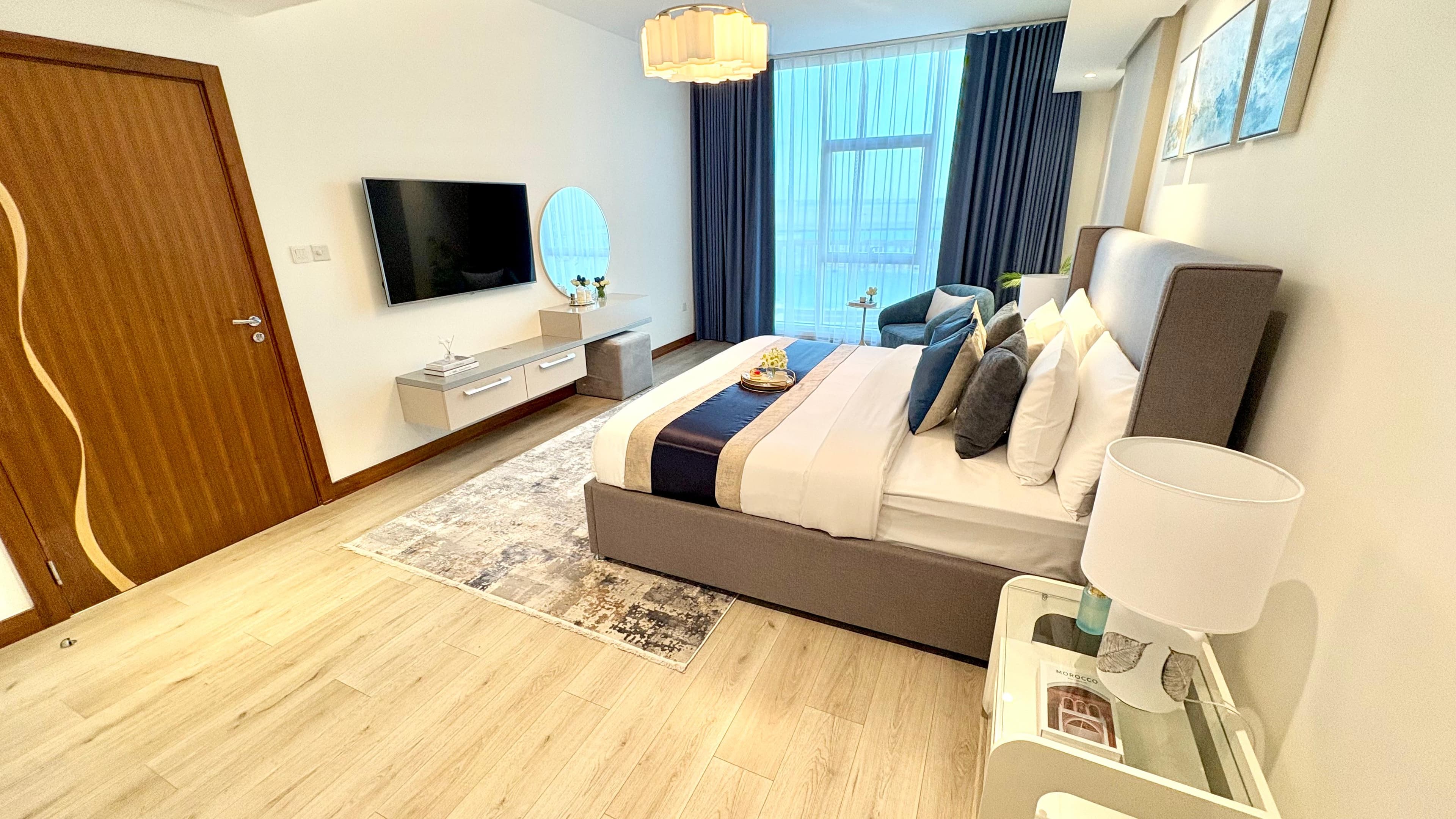 1 BR apartment with sea view and balcony