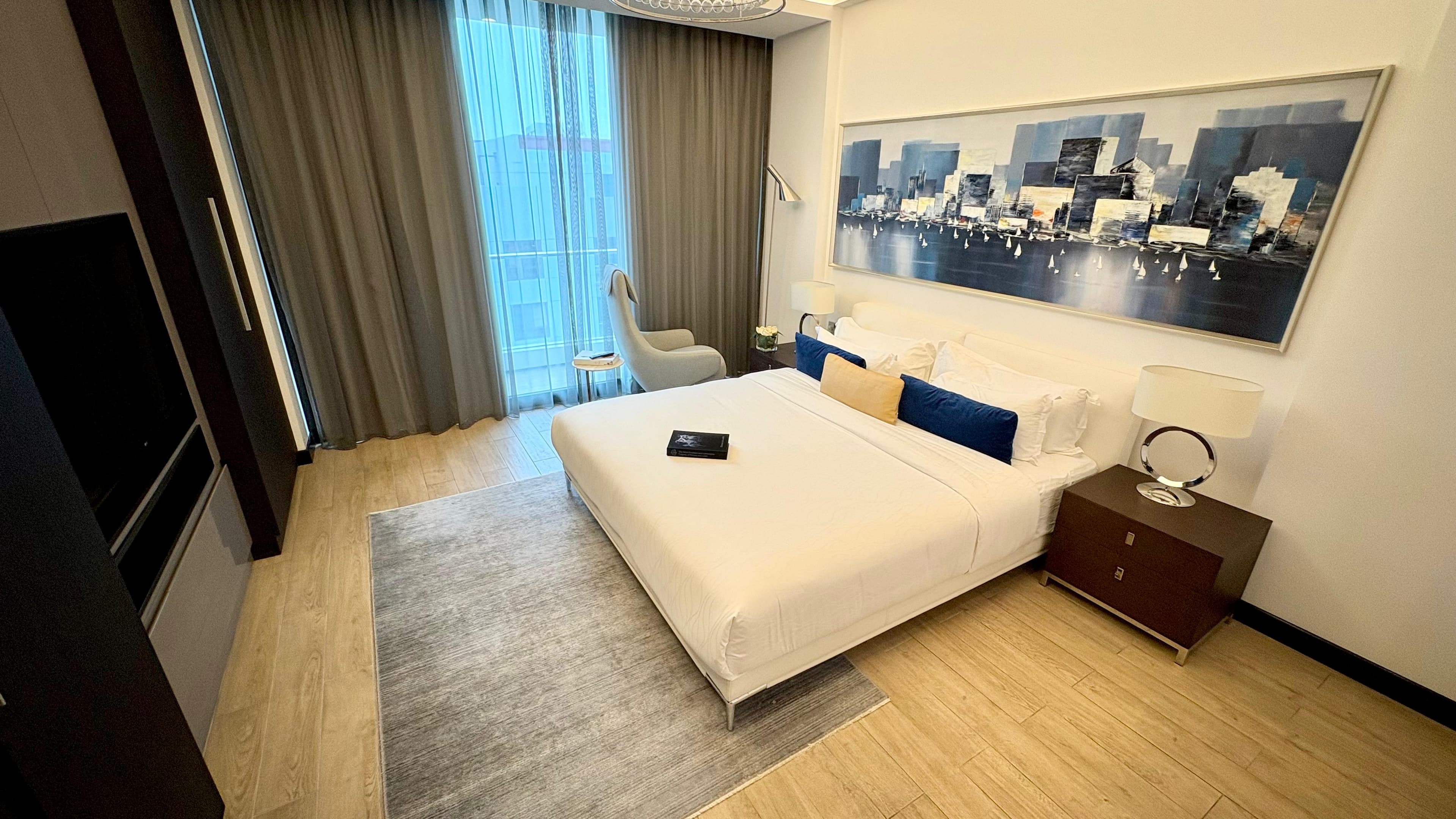 Modern 2BR Apartment | Pool, Gym & Covered Parking