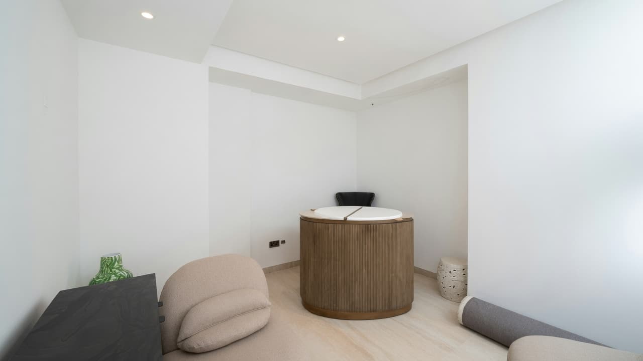 Spacious | Private Terrace | Modern | Beach View