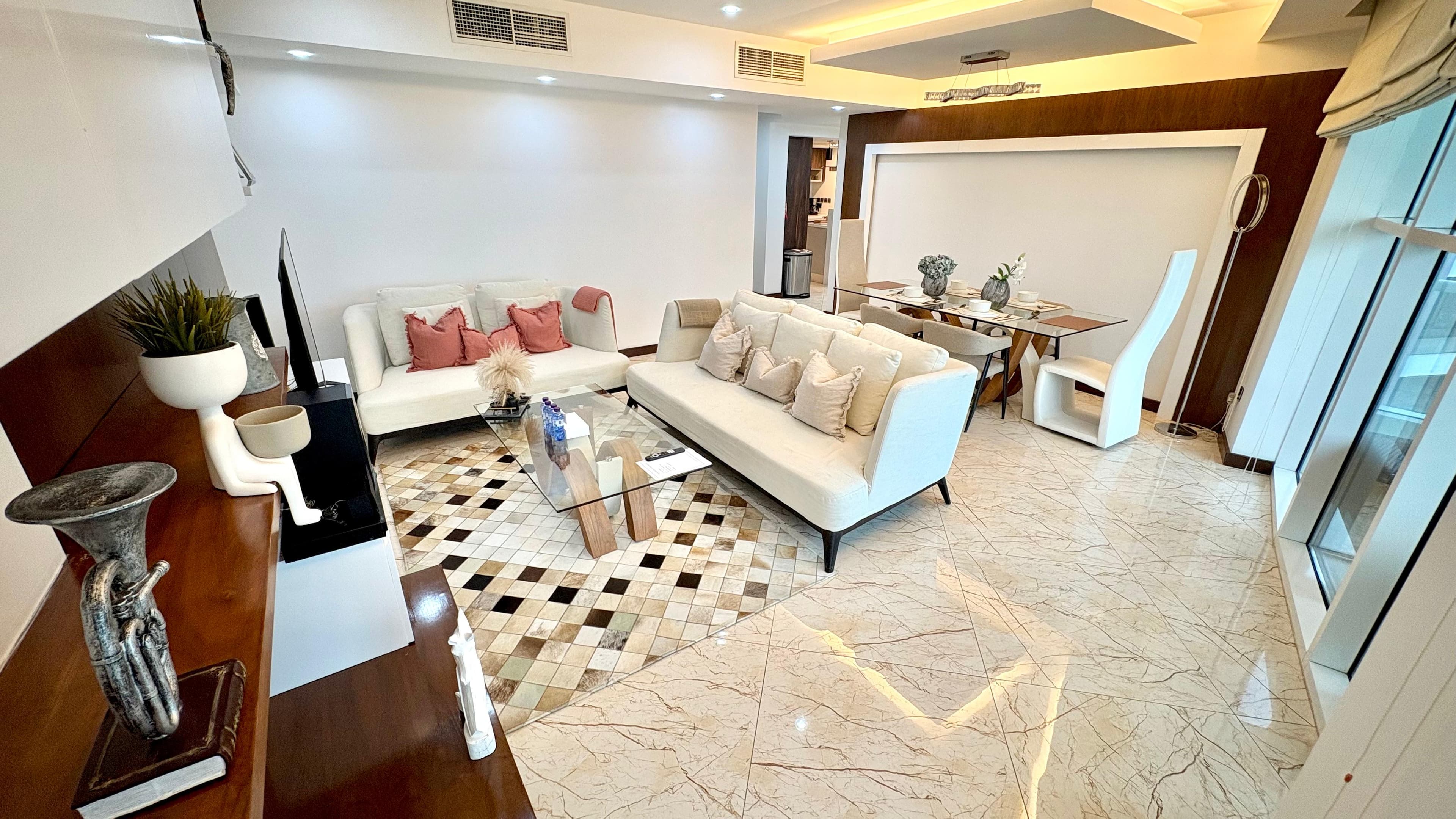 Stylish 2BR Apartment with terrace and housekeeping