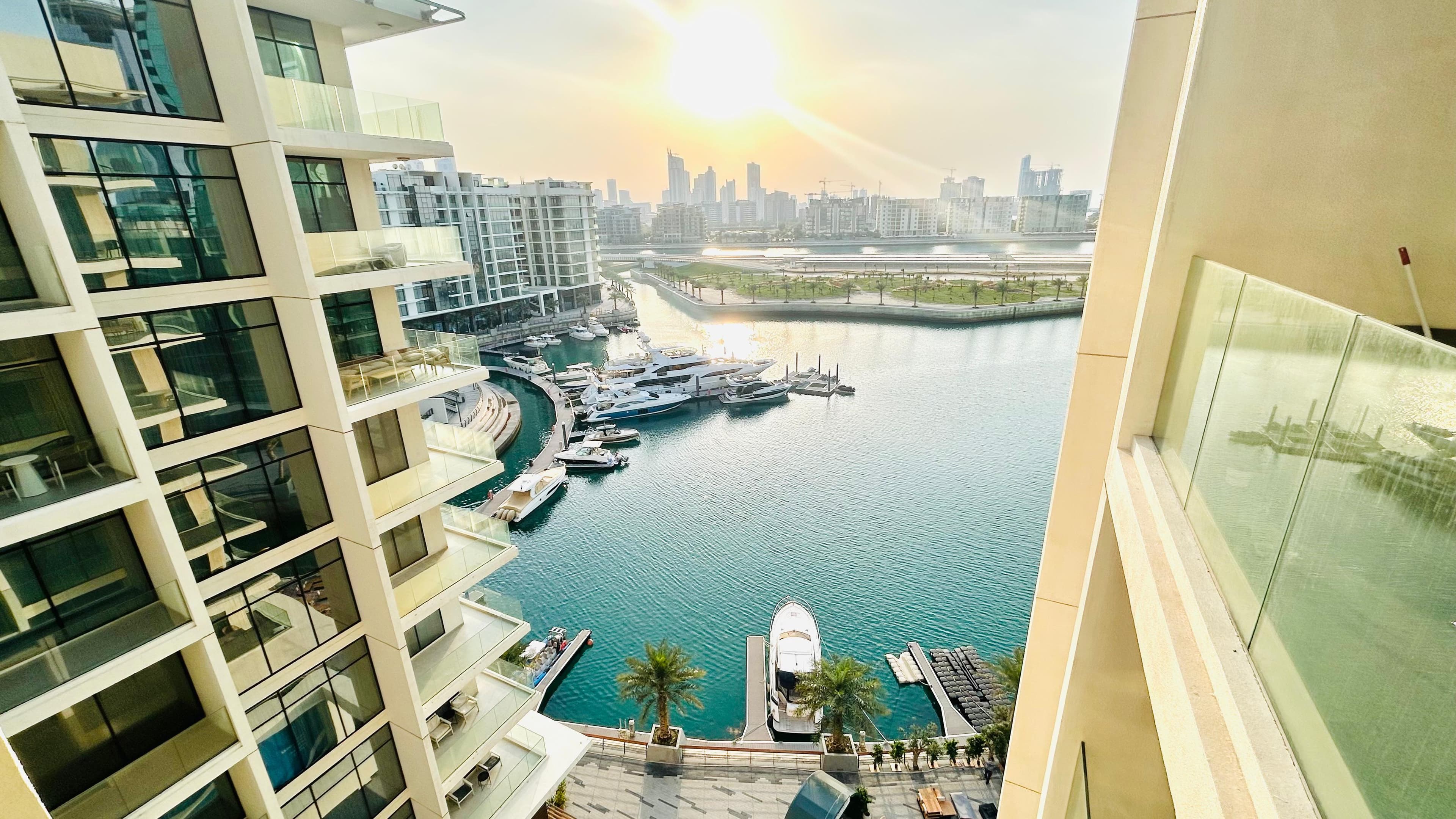 Sea view Two bedrooms in Harbor row area.