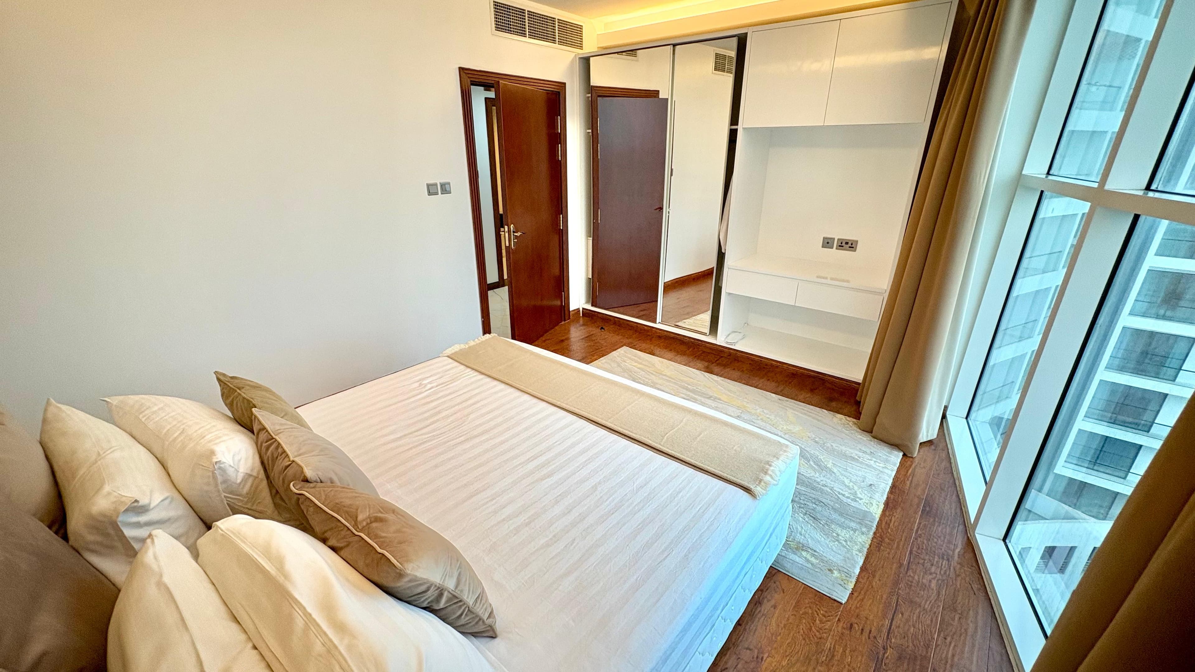 Stylish 2BR Apartment with terrace and housekeeping