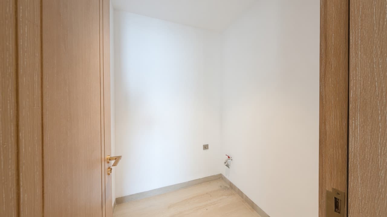 Spacious | Private Terrace | Modern | Beach View