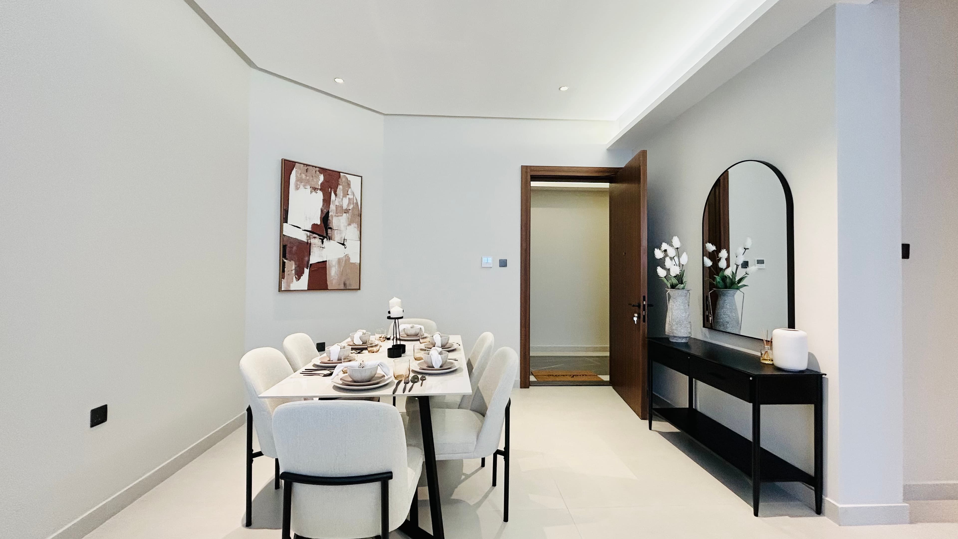 BRAND NEW | LUXURY | SPACIOUS ROOMS | BALCONY