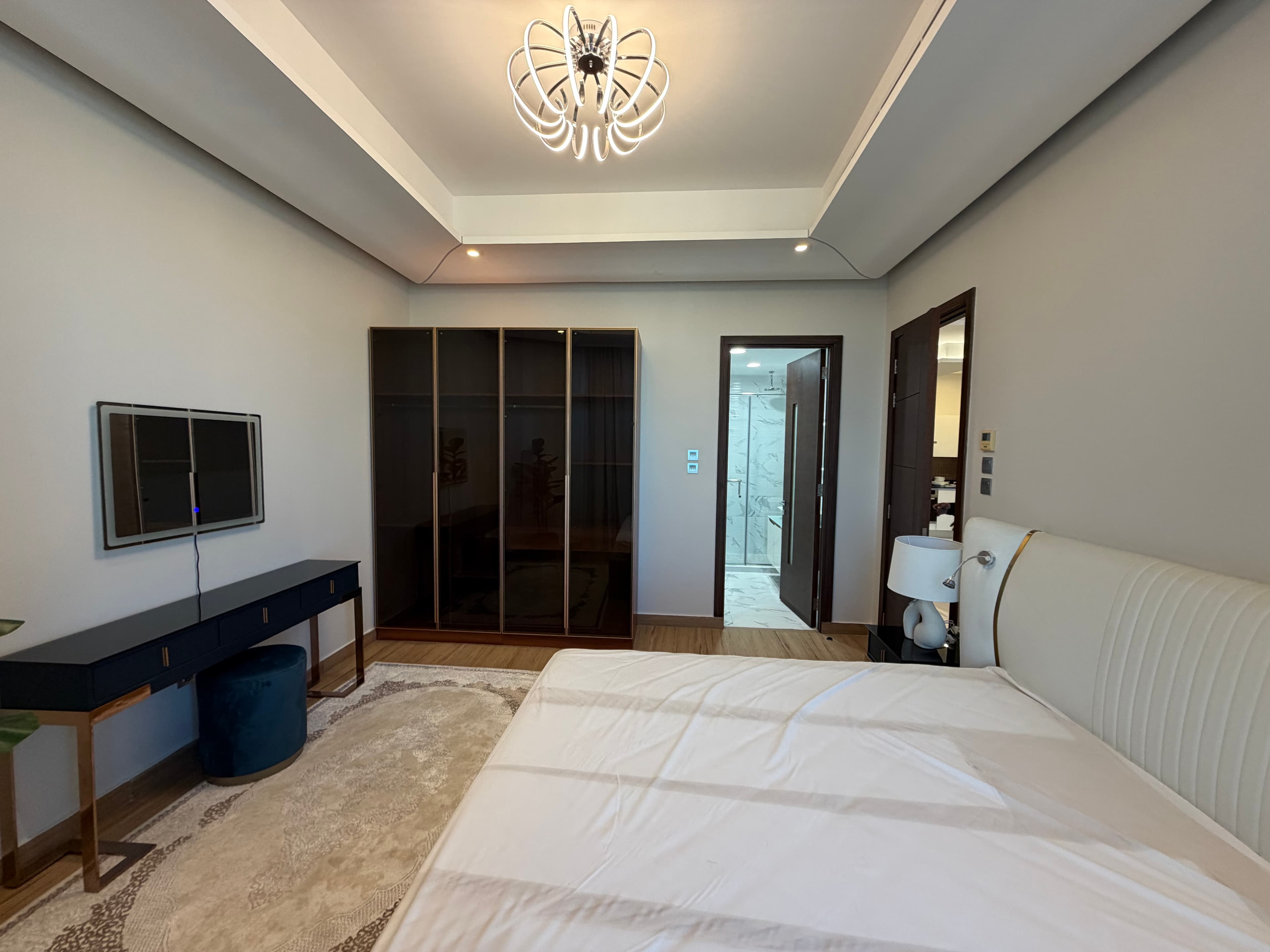 BALCONY | MODERN FURNISHINGS | BRIGHT | PRIME LOCATION