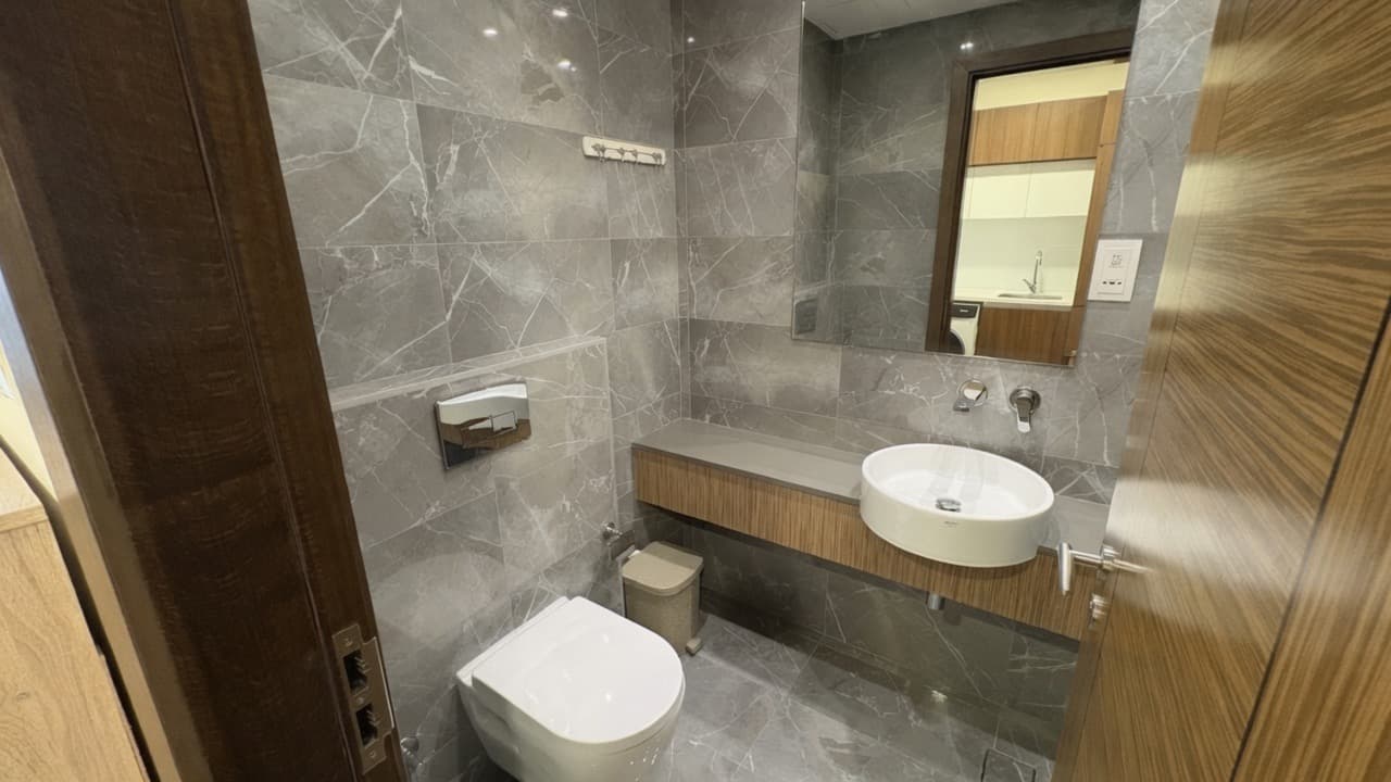 STYLISH CITY STUDIO | HIGH-END LIVING | FULL FACILITIES