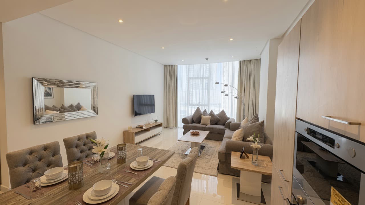 COMFORTABLE CITY LIVING | FREE WIFI | COVERED PARKING