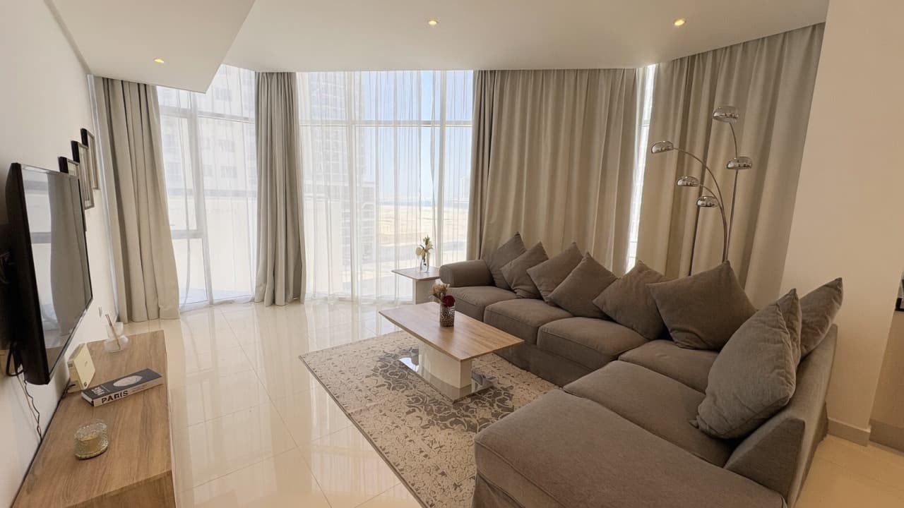 WELL-LOCATED ONE BEDROOM | COVERED PARKING | FREE WIFI