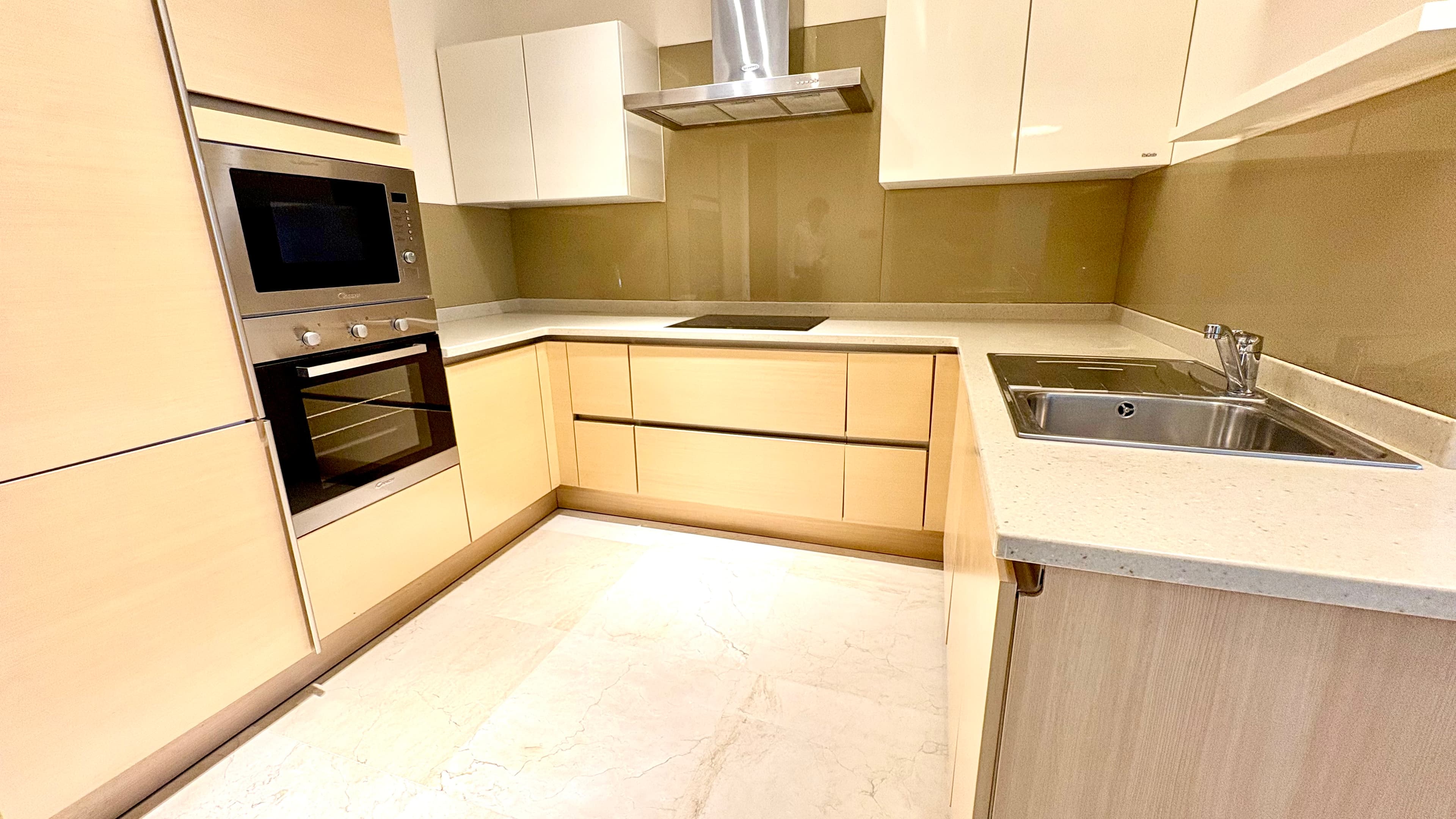 Premium 1BR Sea View Apartment in Reef Island