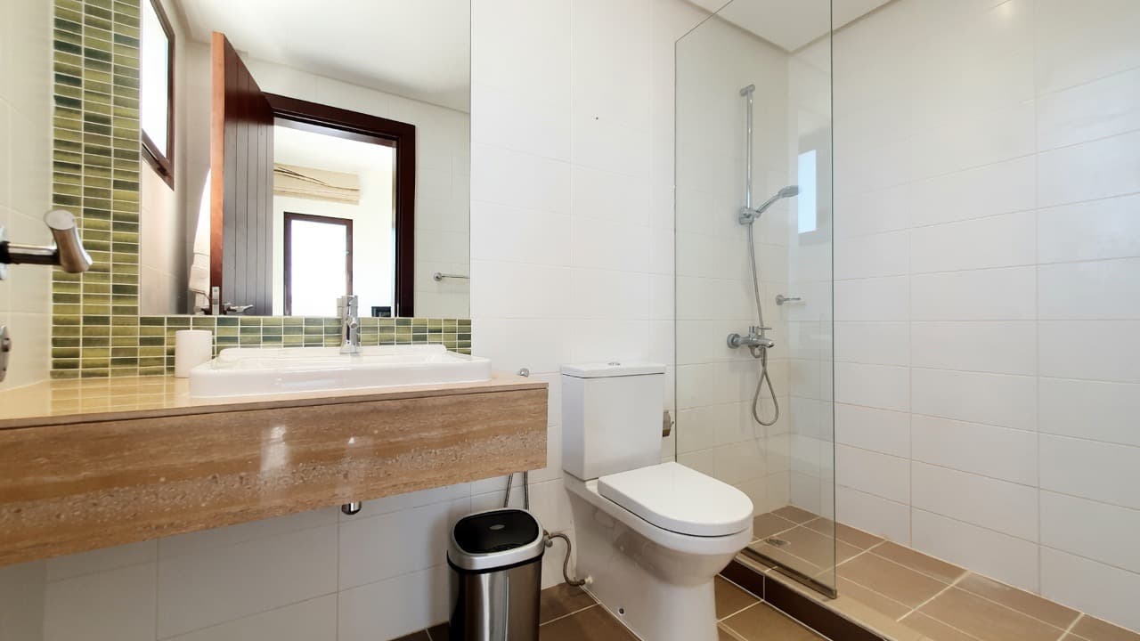 LUXURY FAMILY VILLA | FULLY FURNISHED | CORNER PLOT