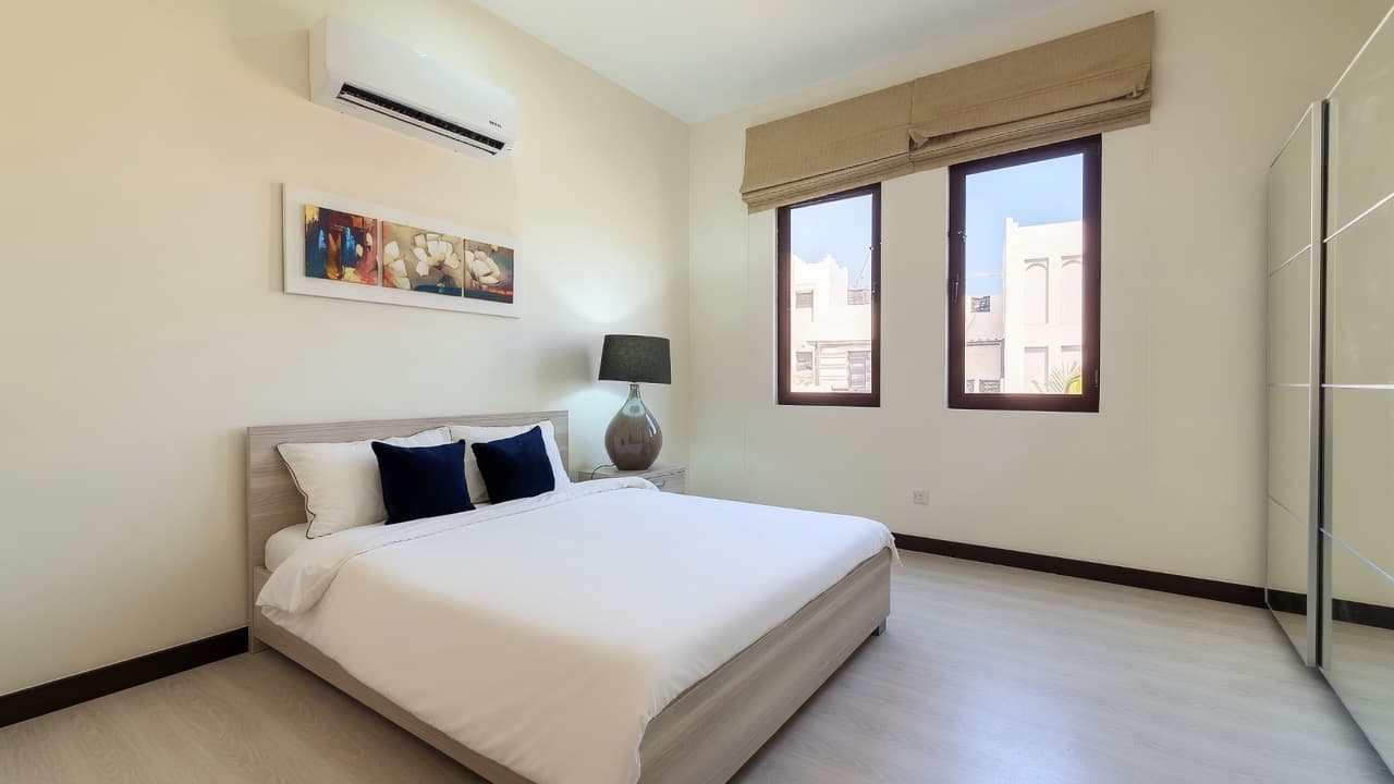 LUXURY FAMILY VILLA | FULLY FURNISHED | CORNER PLOT