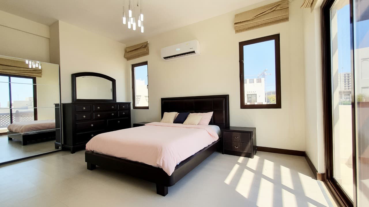 LUXURY FAMILY VILLA | FULLY FURNISHED | CORNER PLOT