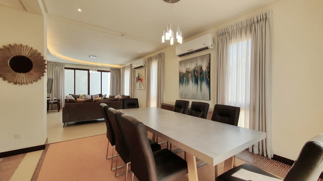 LUXURY FAMILY VILLA | FULLY FURNISHED | CORNER PLOT