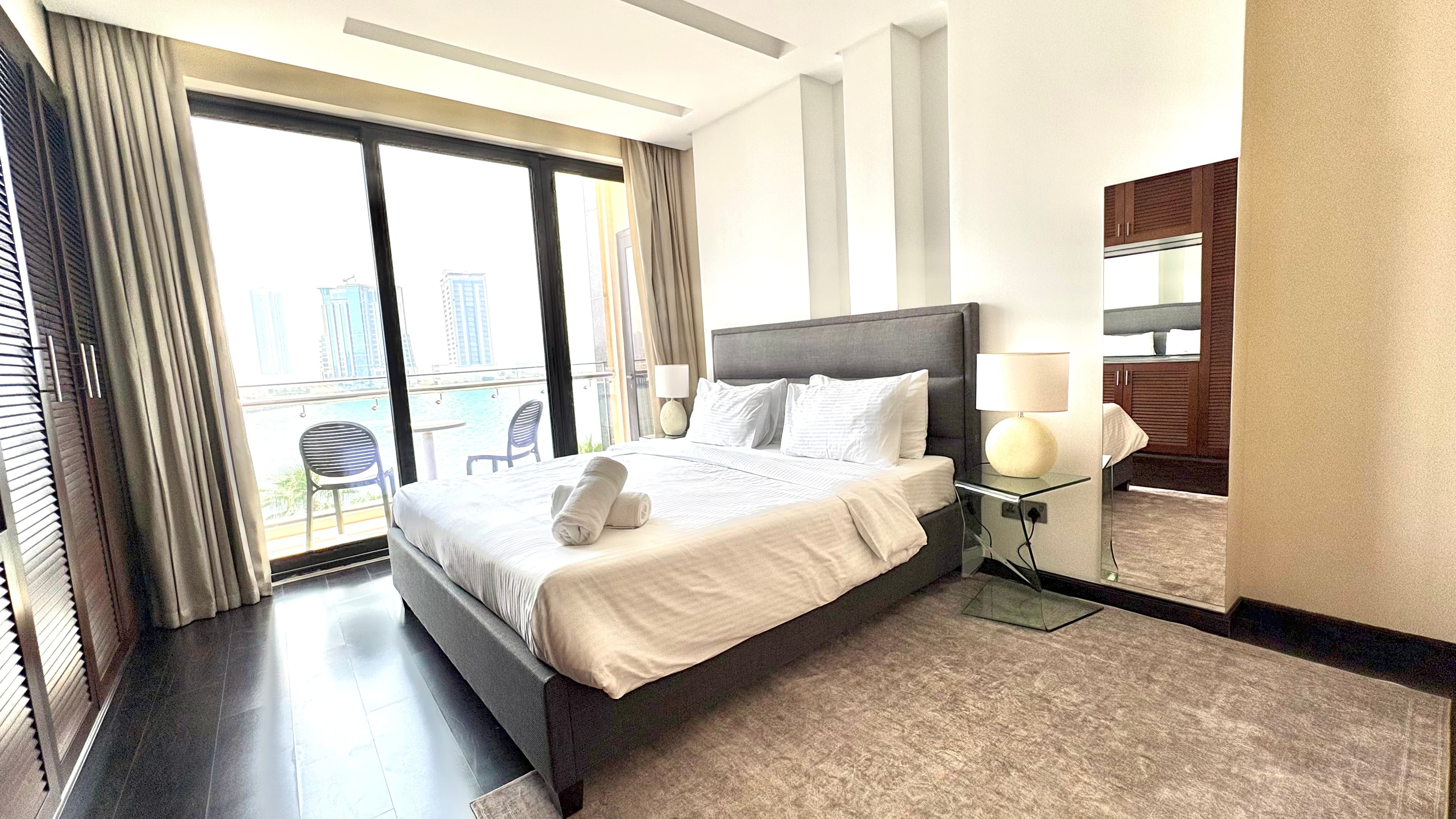 Premium 1BR Sea View Apartment in Reef Island