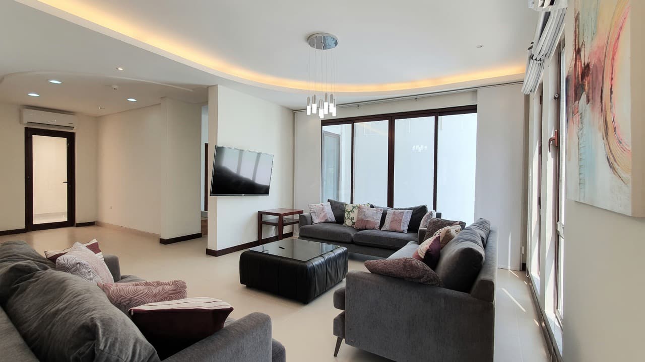 LUXURY FAMILY VILLA | FULLY FURNISHED | CORNER PLOT