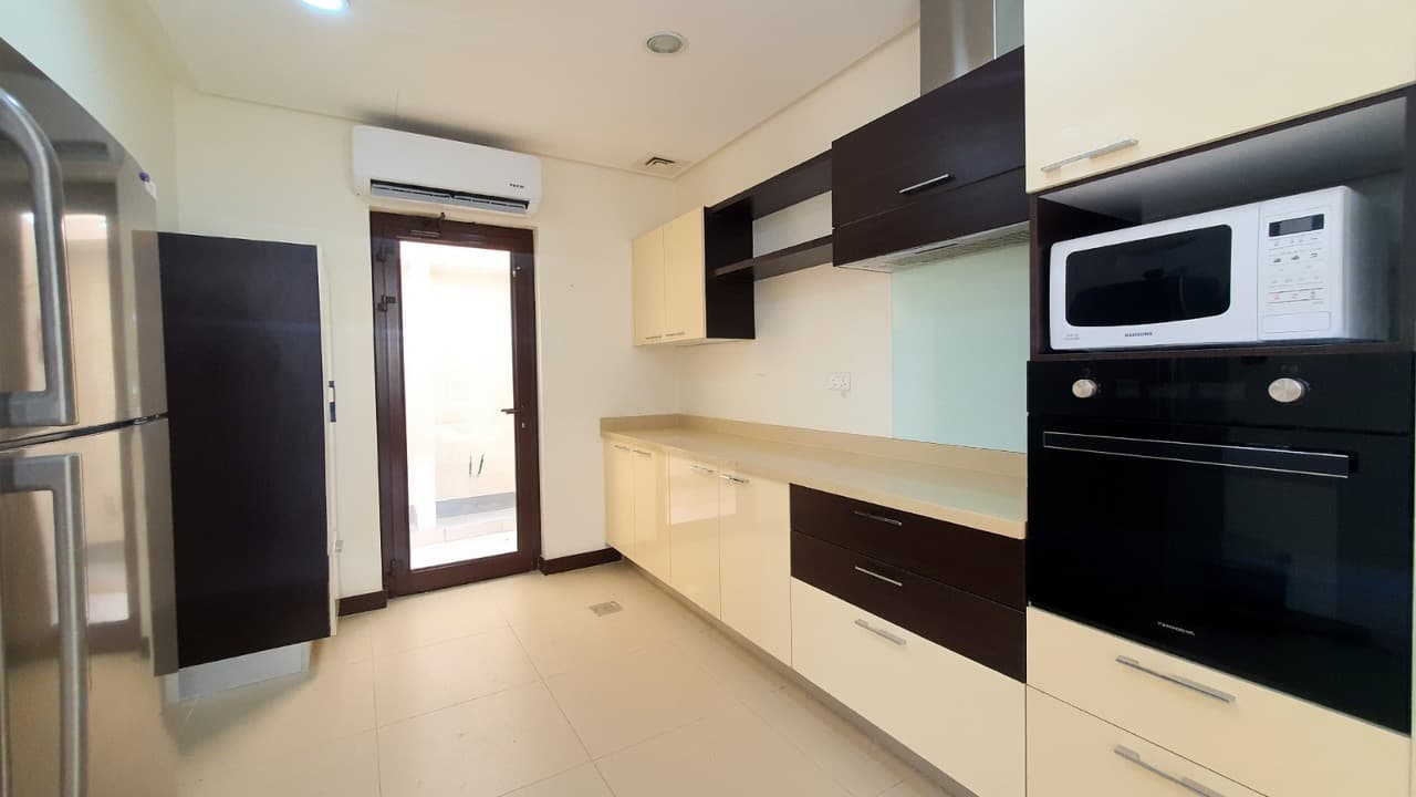 LUXURY FAMILY VILLA | FULLY FURNISHED | CORNER PLOT