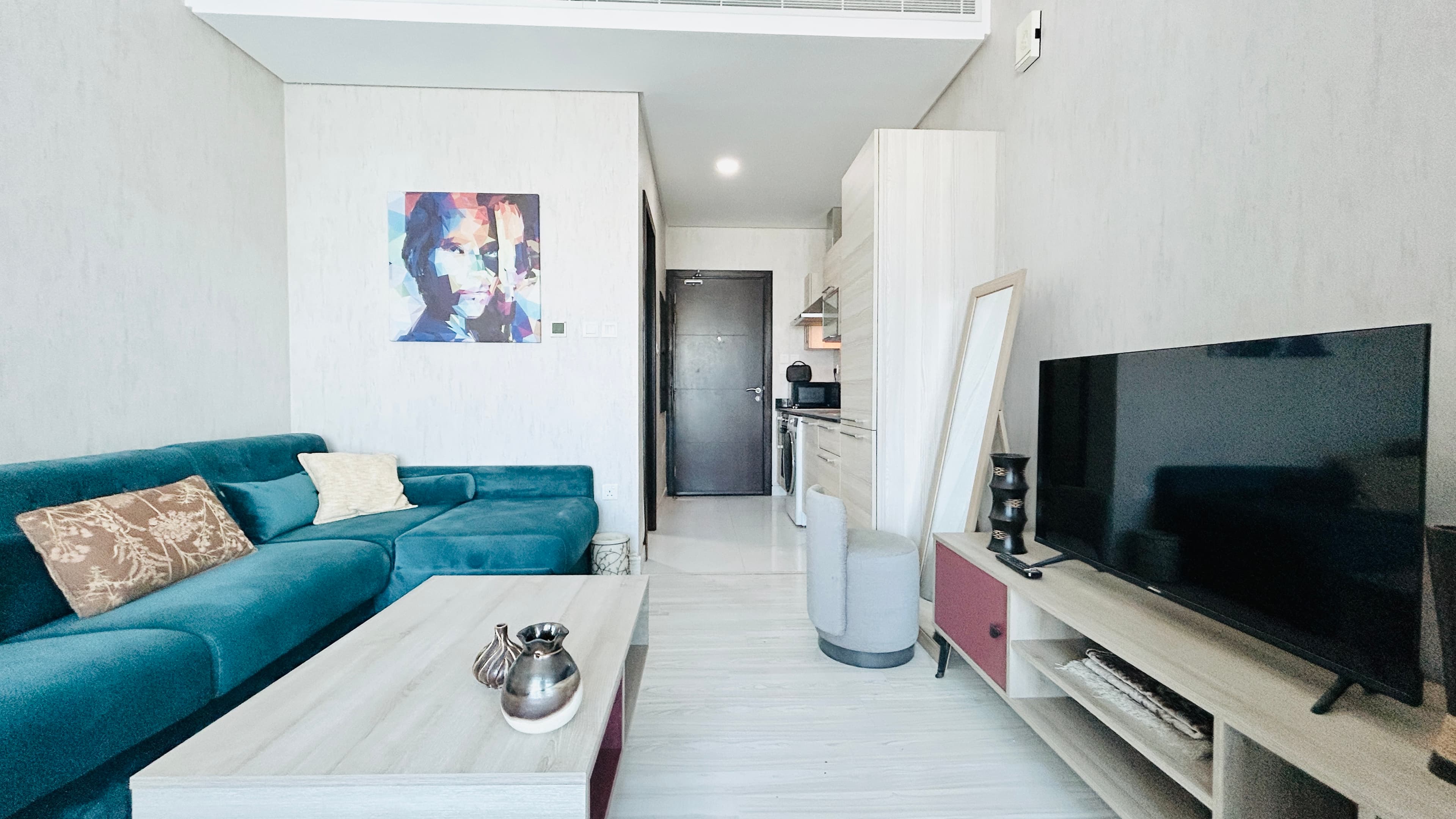 MODERN | BALCONY | HIGHFLOOR | CITY VIEW