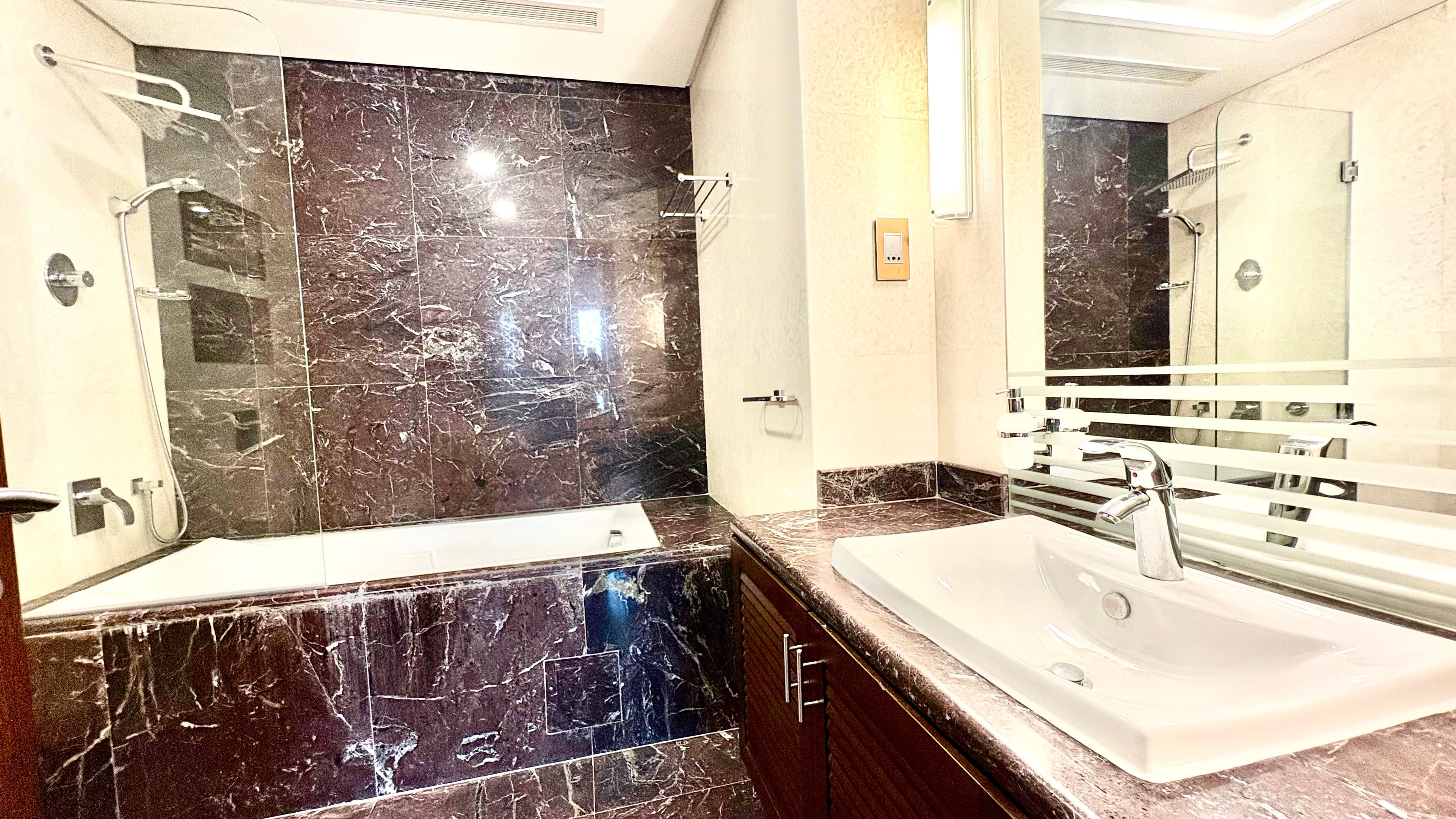 Luxury & spacious 1BR Sea View | Prime Reef Island Living