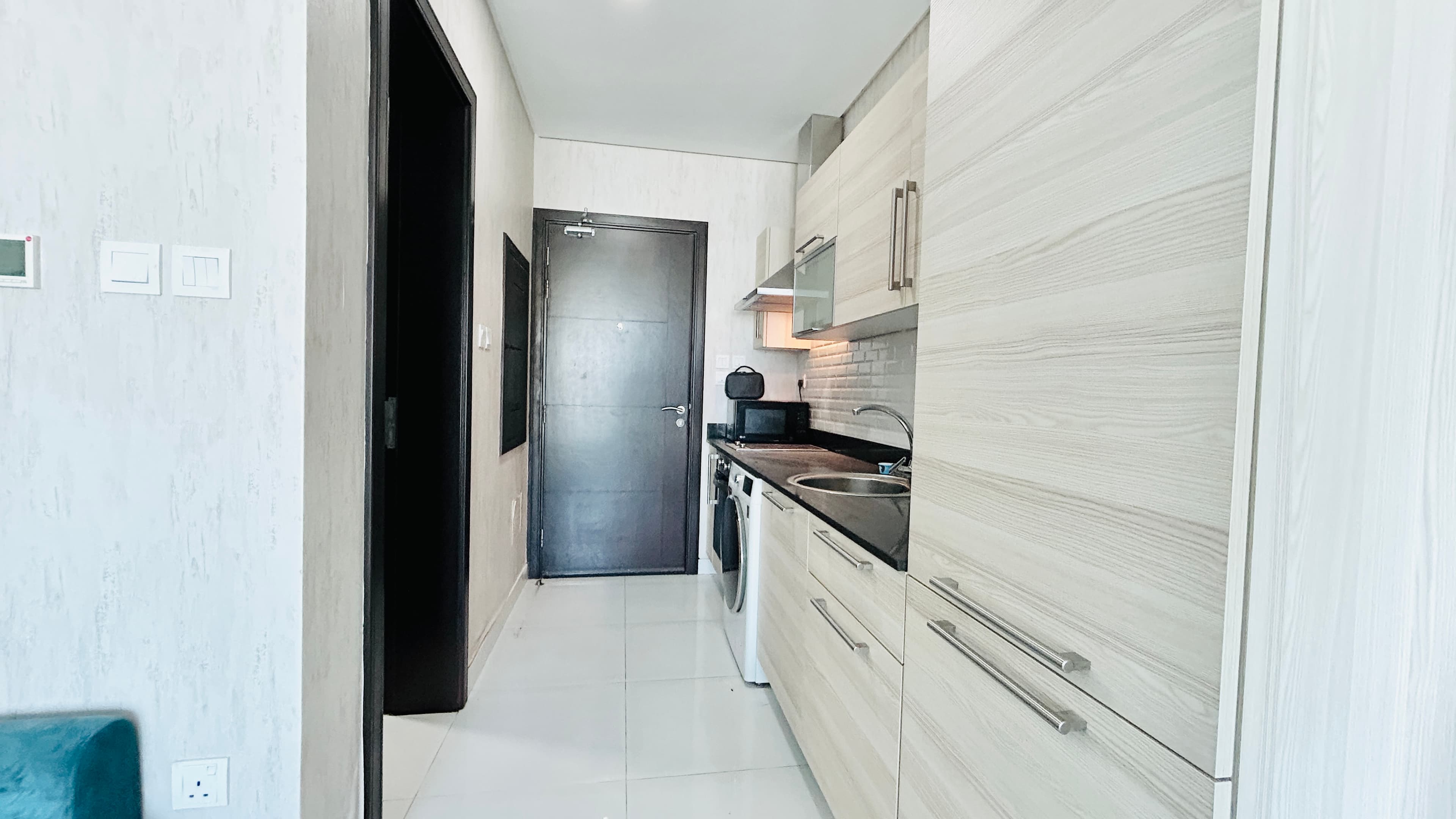 FOR SALE | MODERN | BALCONY | HIGHFLOOR | CITY VIEW