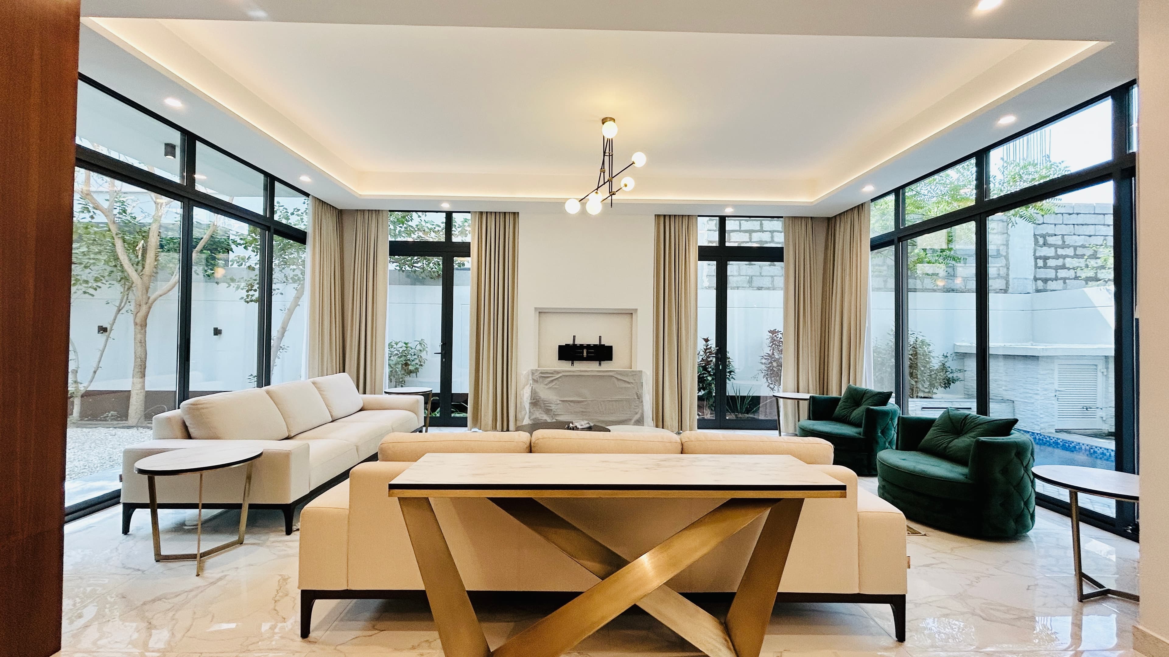 LUXURY | FULLY FURNISHED | SPACIOUS ROOMS | PRIVATE POOL