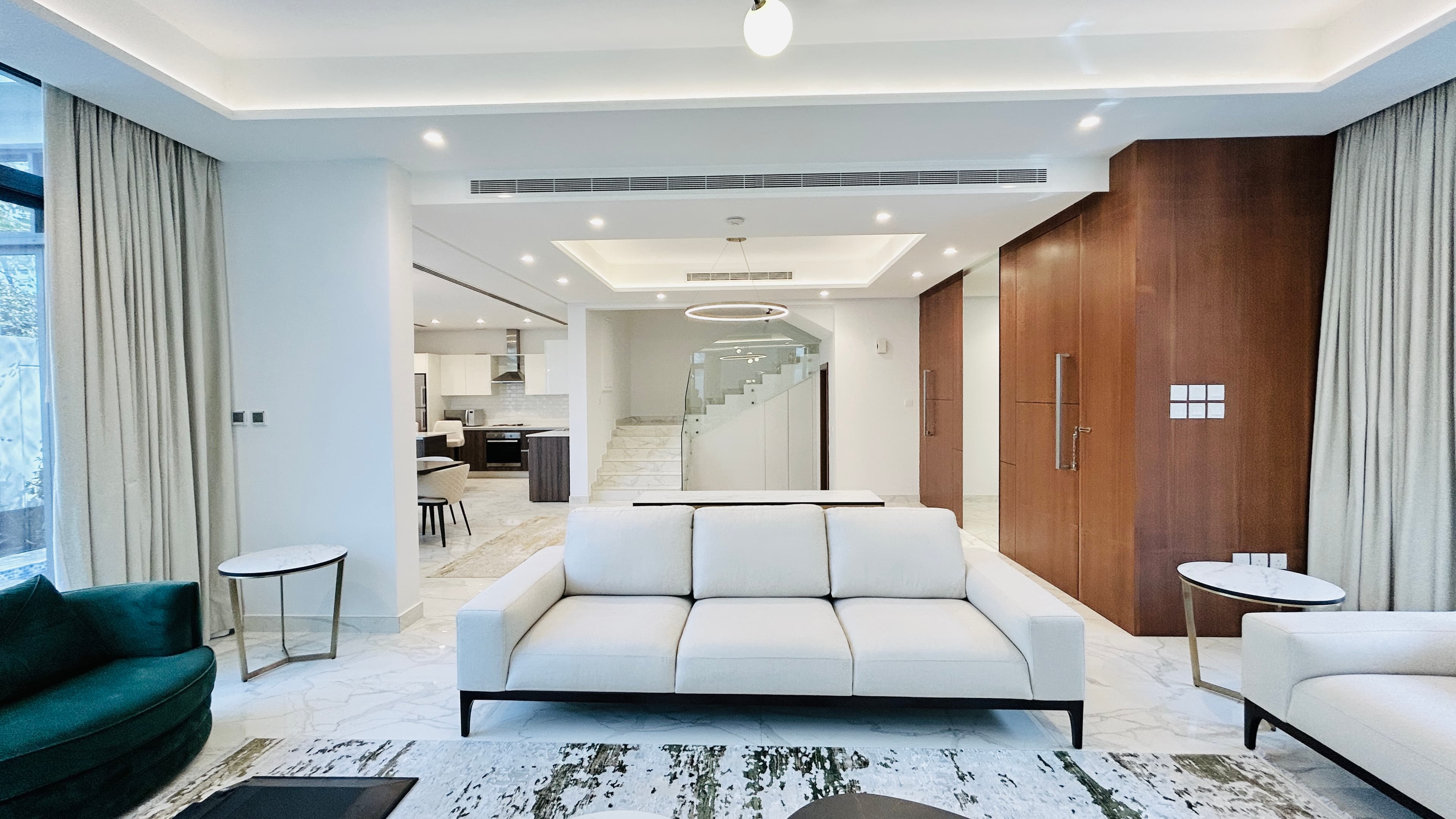 LUXURY | FULLY FURNISHED | SPACIOUS ROOMS | PRIVATE POOL