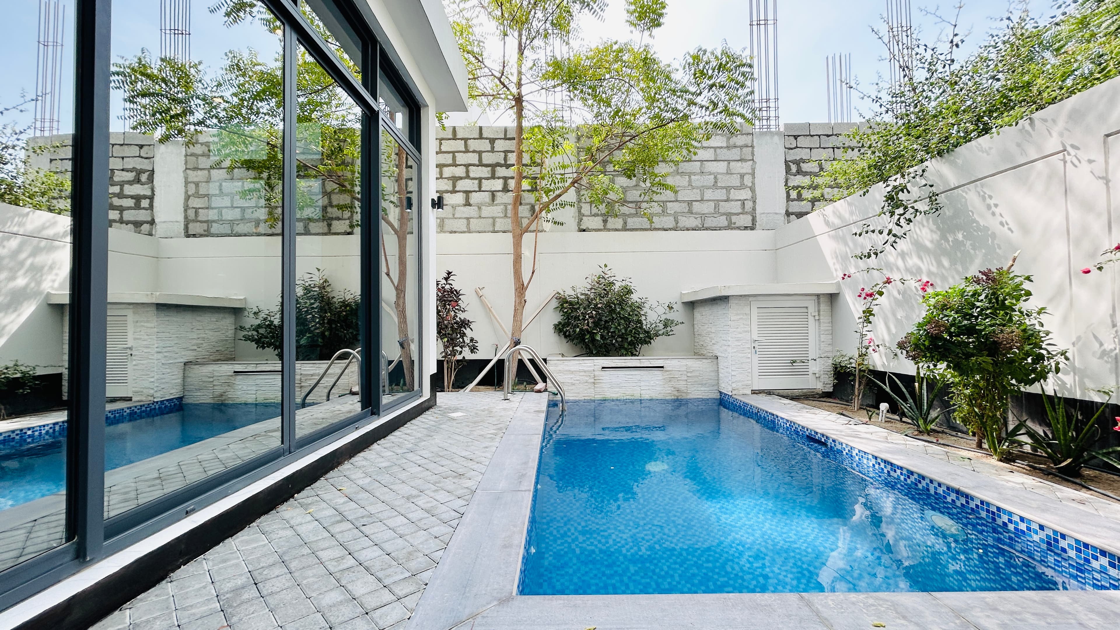 LUXURY | FULLY FURNISHED | SPACIOUS ROOMS | PRIVATE POOL