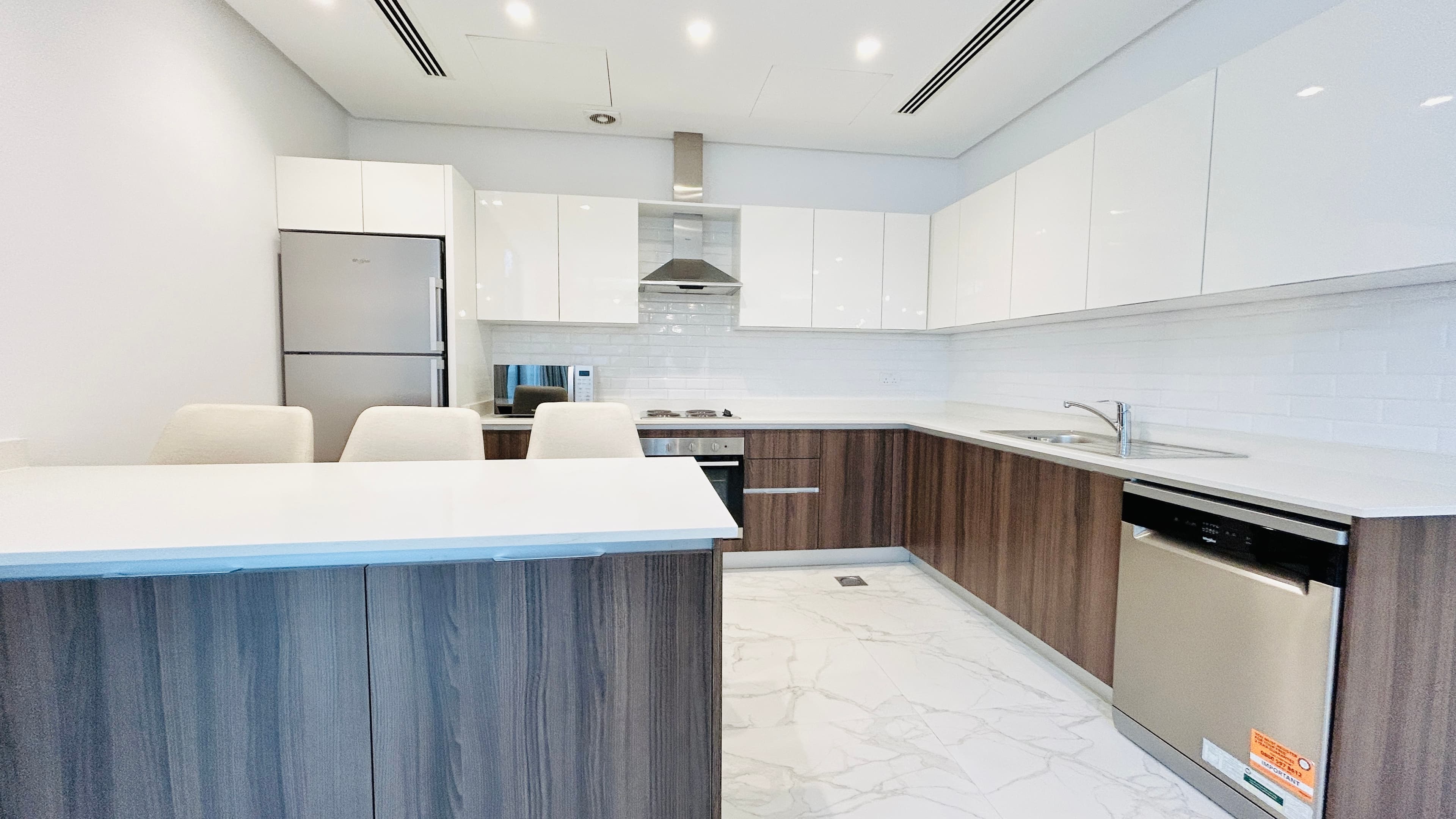 LUXURY | FULLY FURNISHED | SPACIOUS ROOMS | PRIVATE POOL