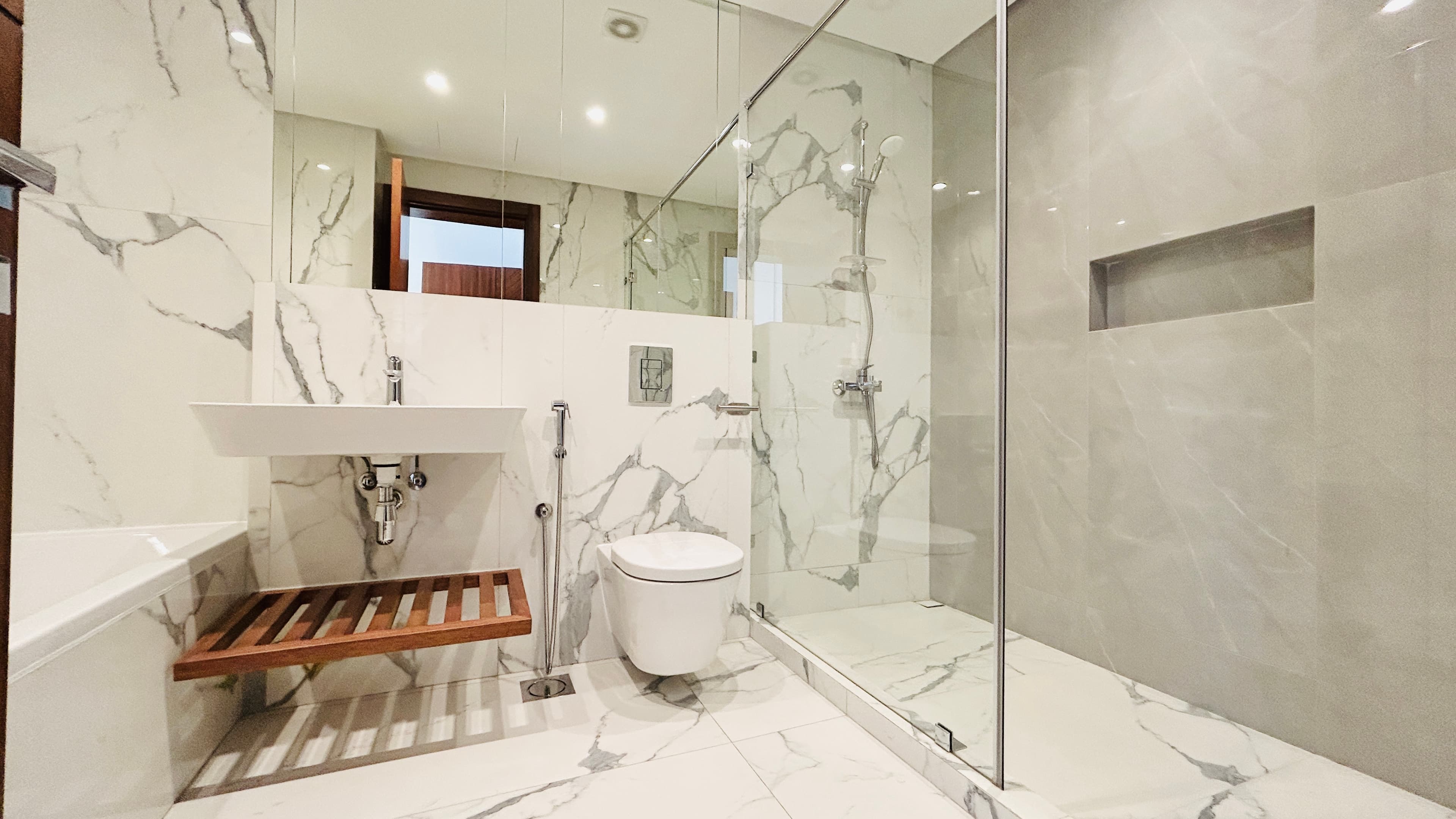LUXURY | FULLY FURNISHED | SPACIOUS ROOMS | PRIVATE POOL