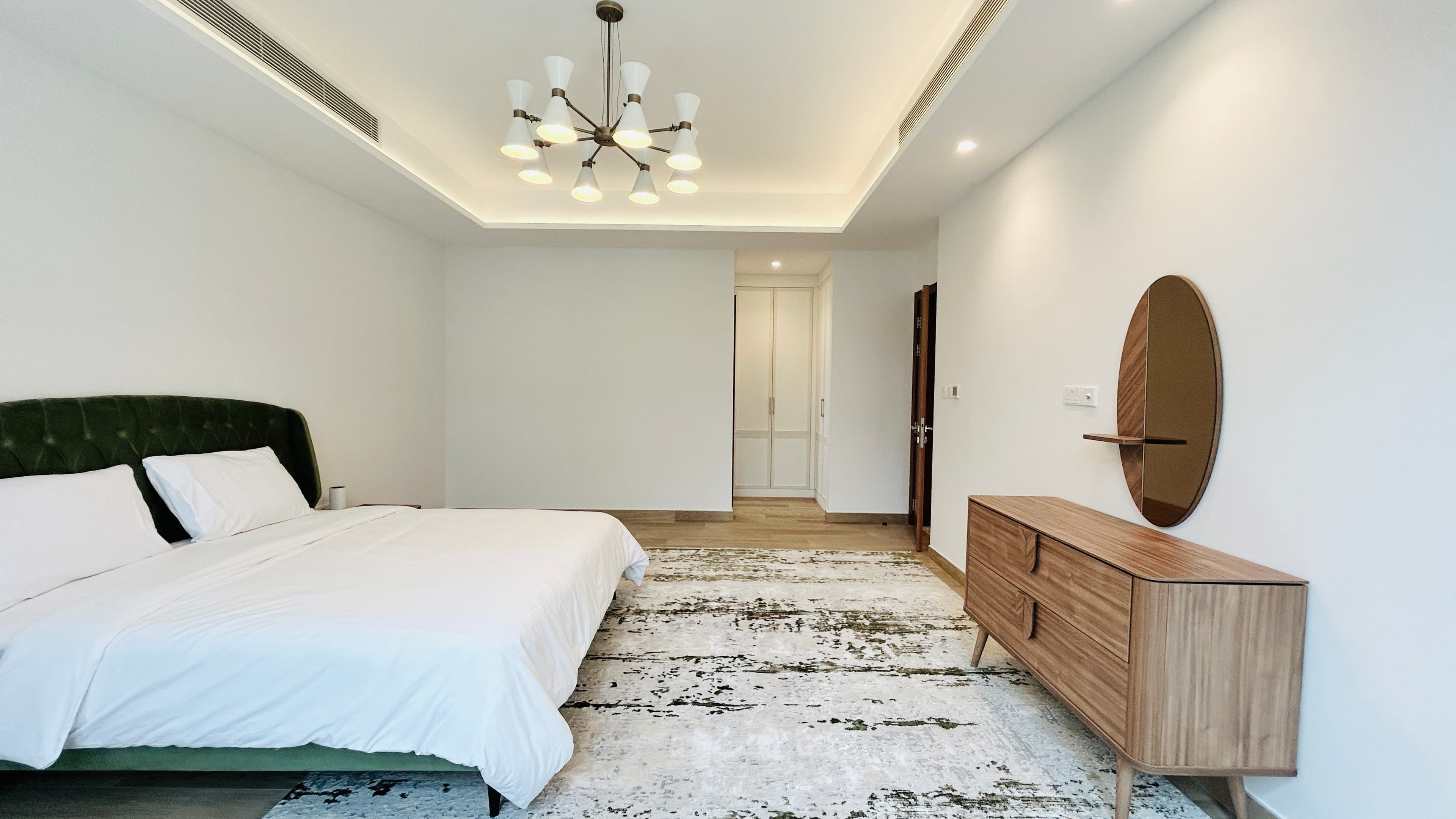 LUXURY | FULLY FURNISHED | SPACIOUS ROOMS | PRIVATE POOL