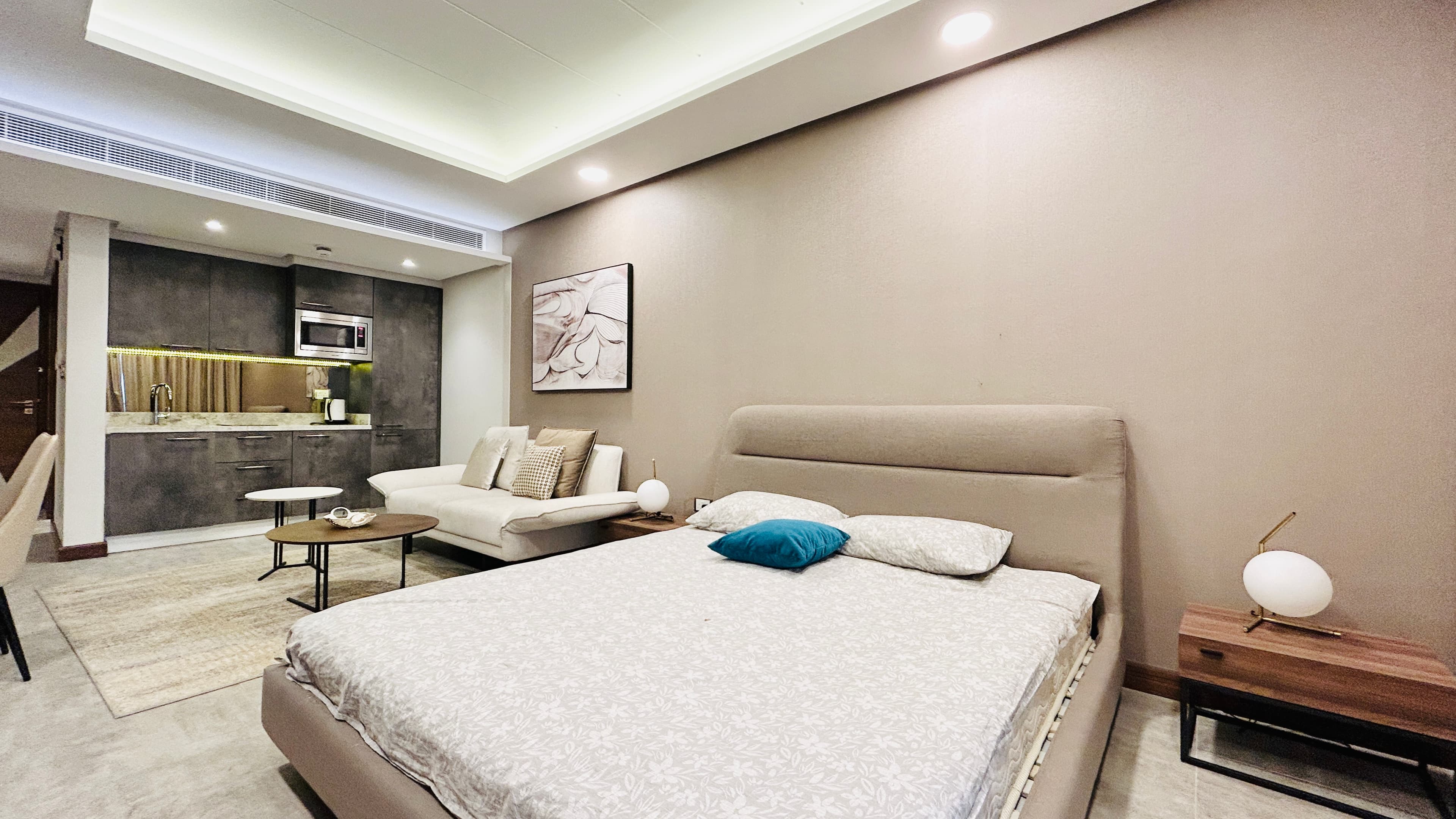 MODERN | PARTIAL SEA VIEW | SPACIOUS | BALCONY