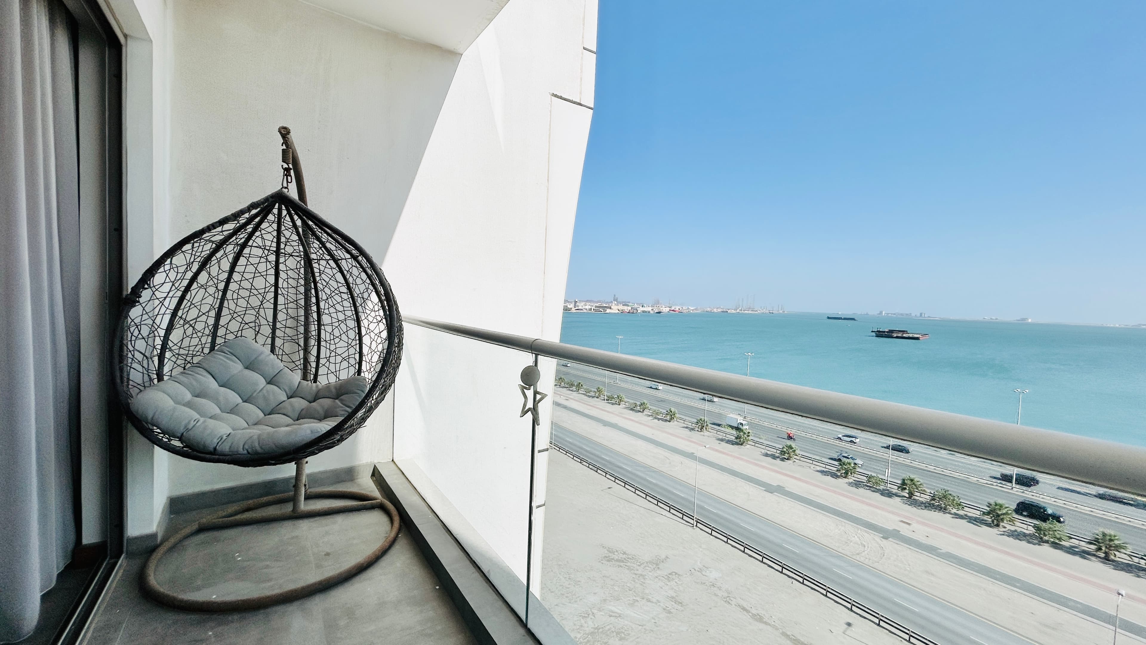 LUXURY | SEAVIEW | SPACIOUS ROOMS | BALCONY