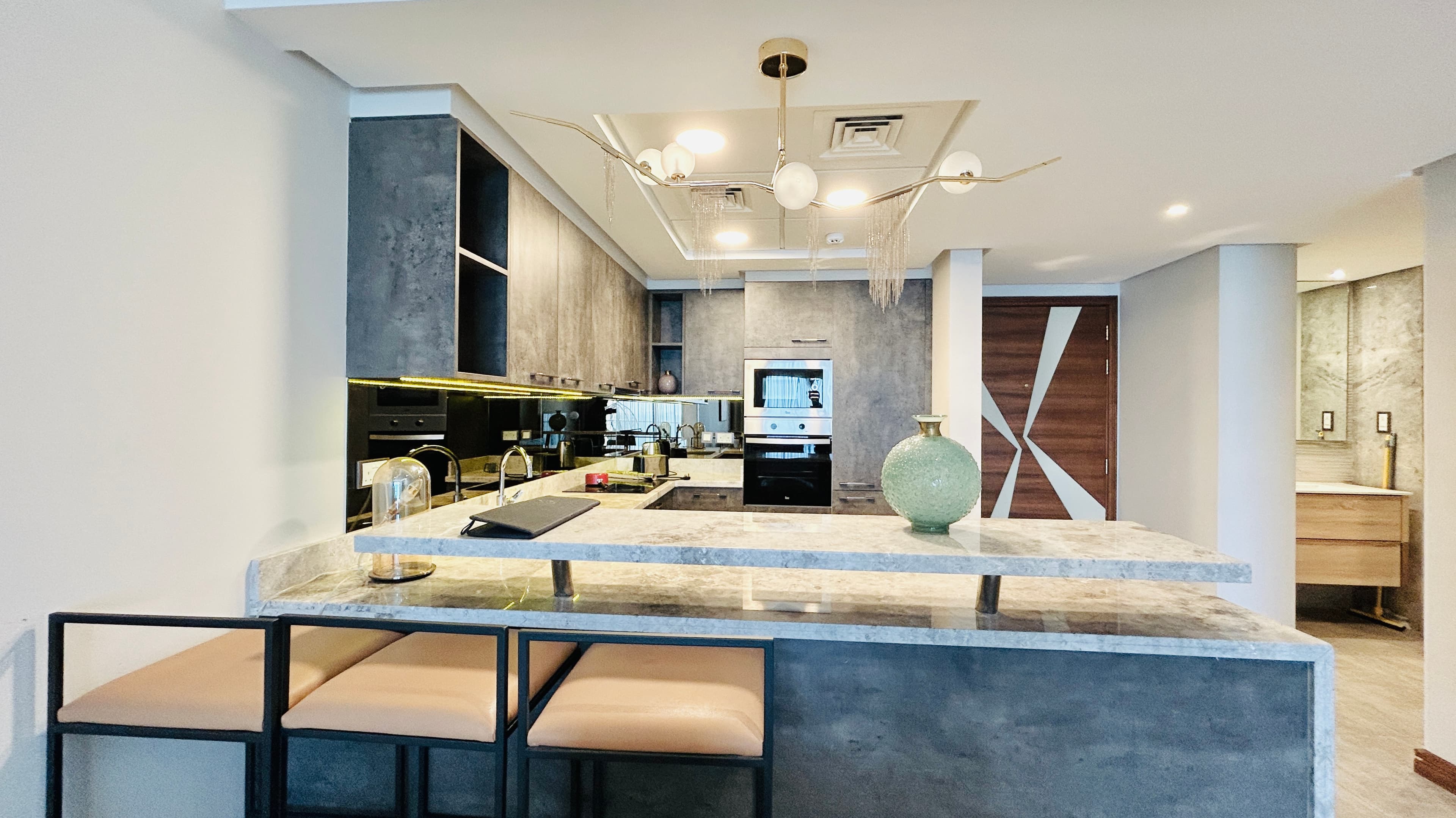 LUXURY | FULLSEAVIEW | SPACIOUS ROOMS | BALCONY