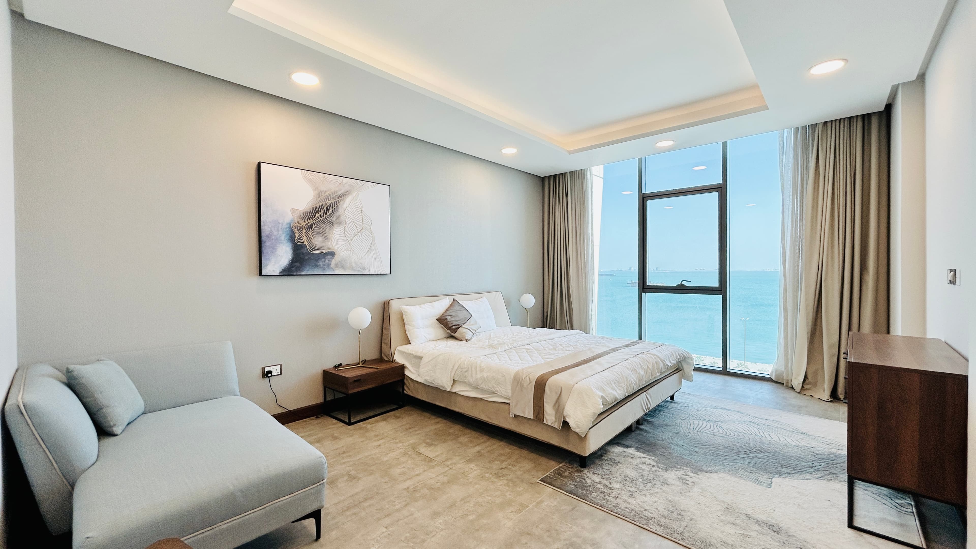 LUXURY | SEAVIEW | SPACIOUS ROOMS | BALCONY