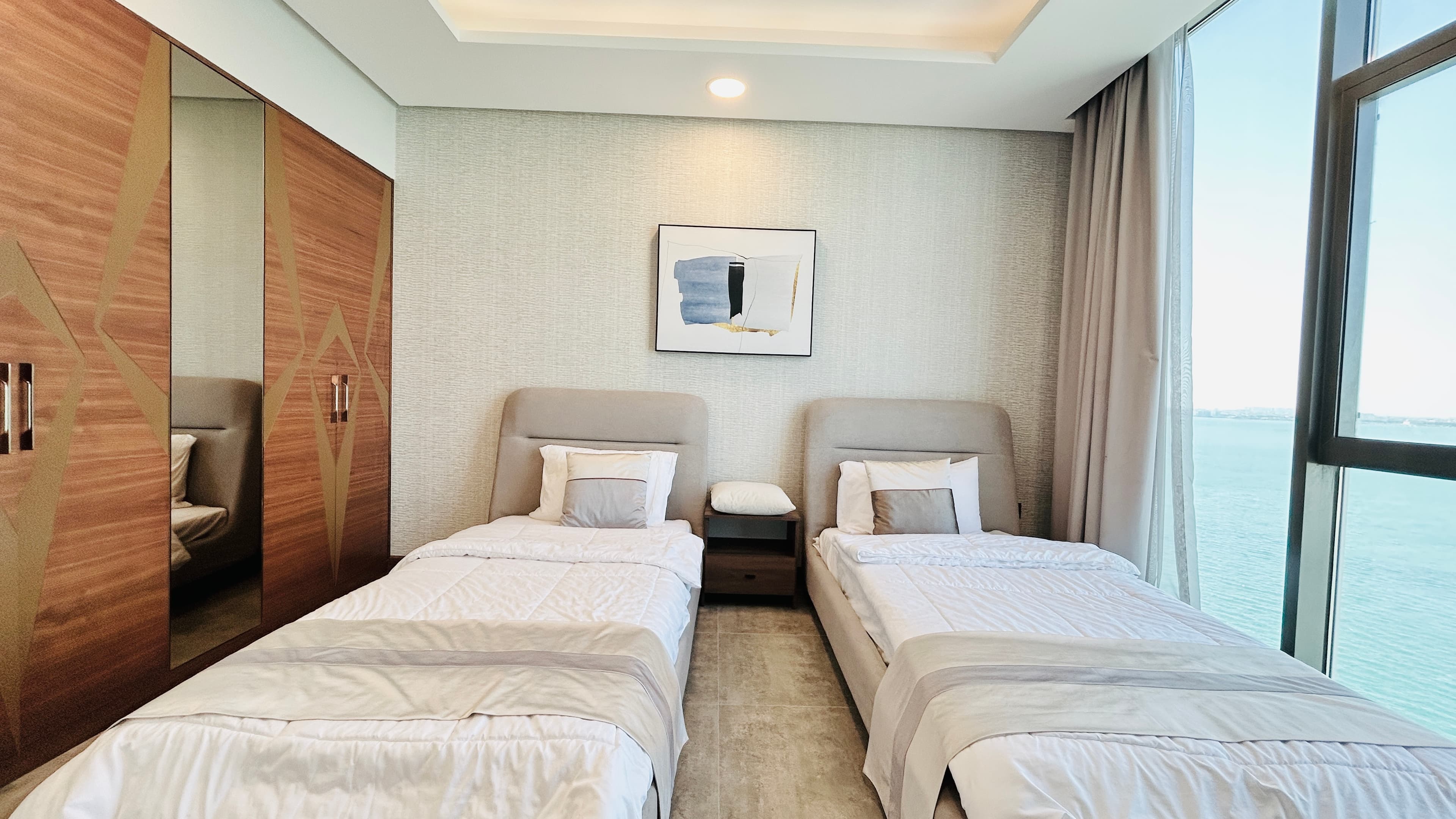 LUXURY | SEAVIEW | SPACIOUS ROOMS | BALCONY