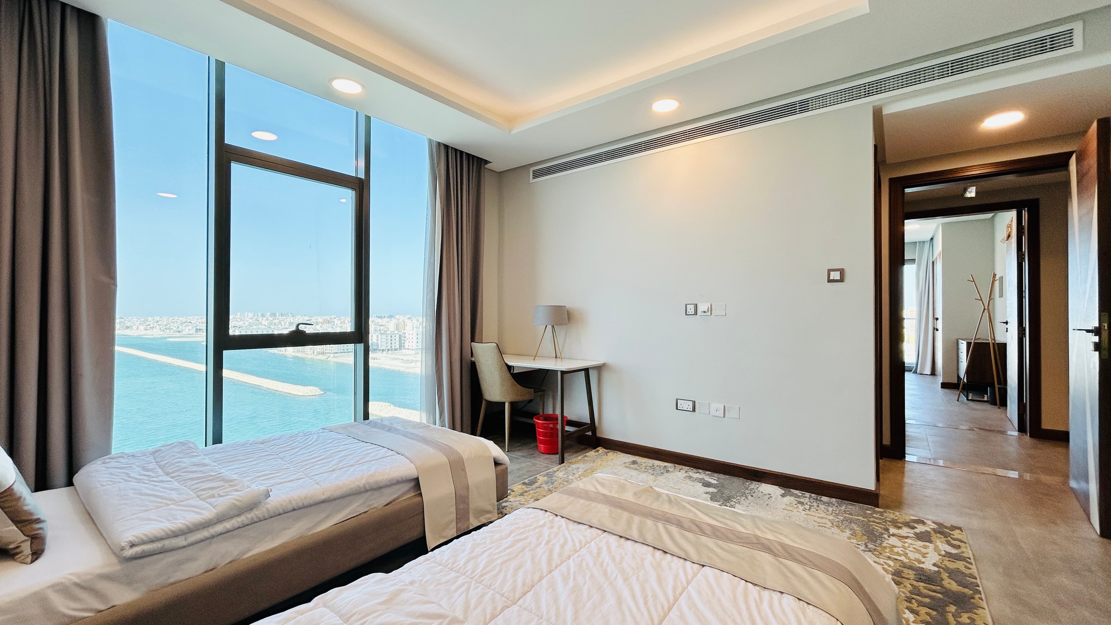 LUXURY | SEAVIEW | SPACIOUS ROOMS | BALCONY