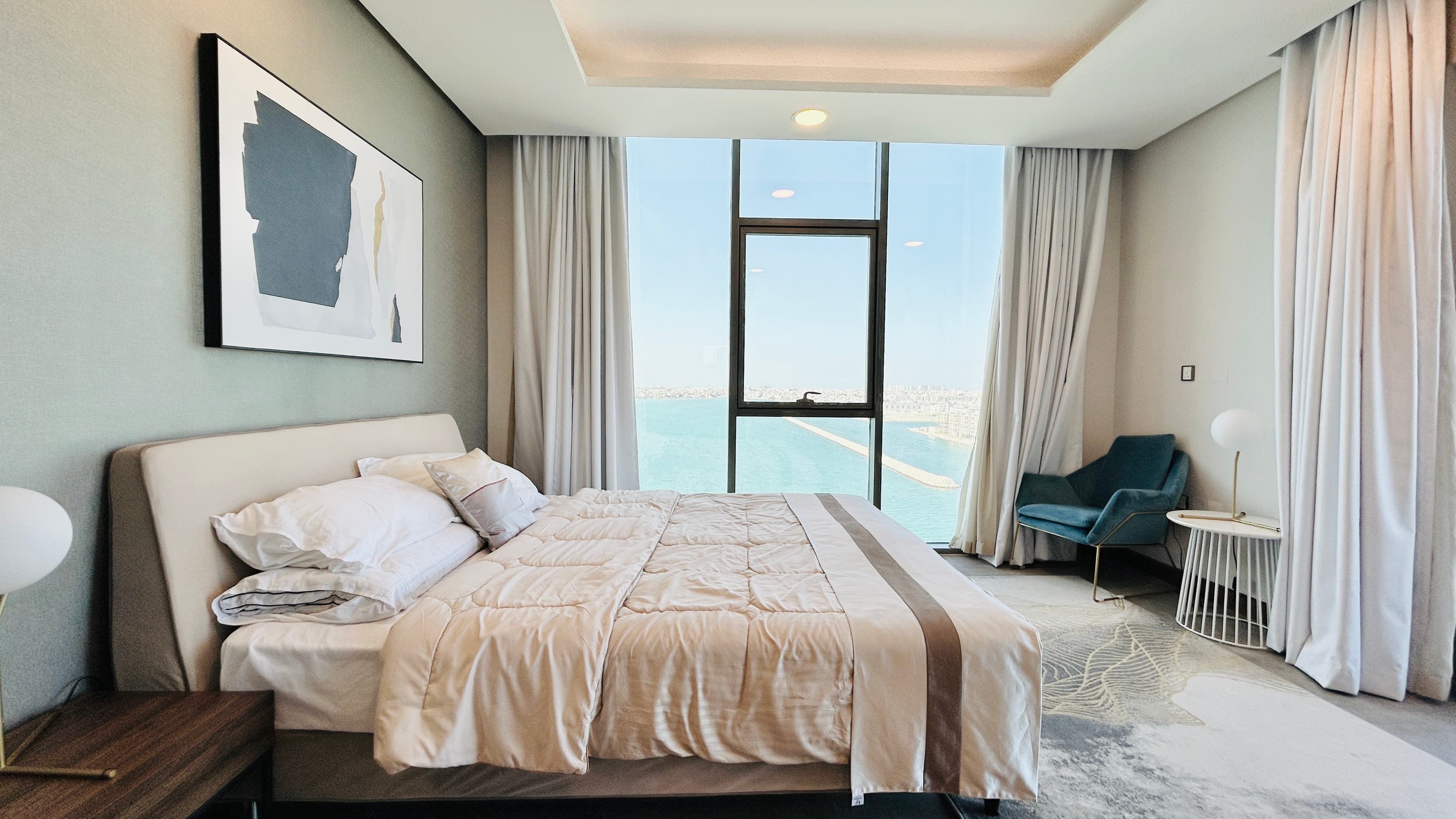 LUXURY | SEAVIEW | SPACIOUS ROOMS | BALCONY