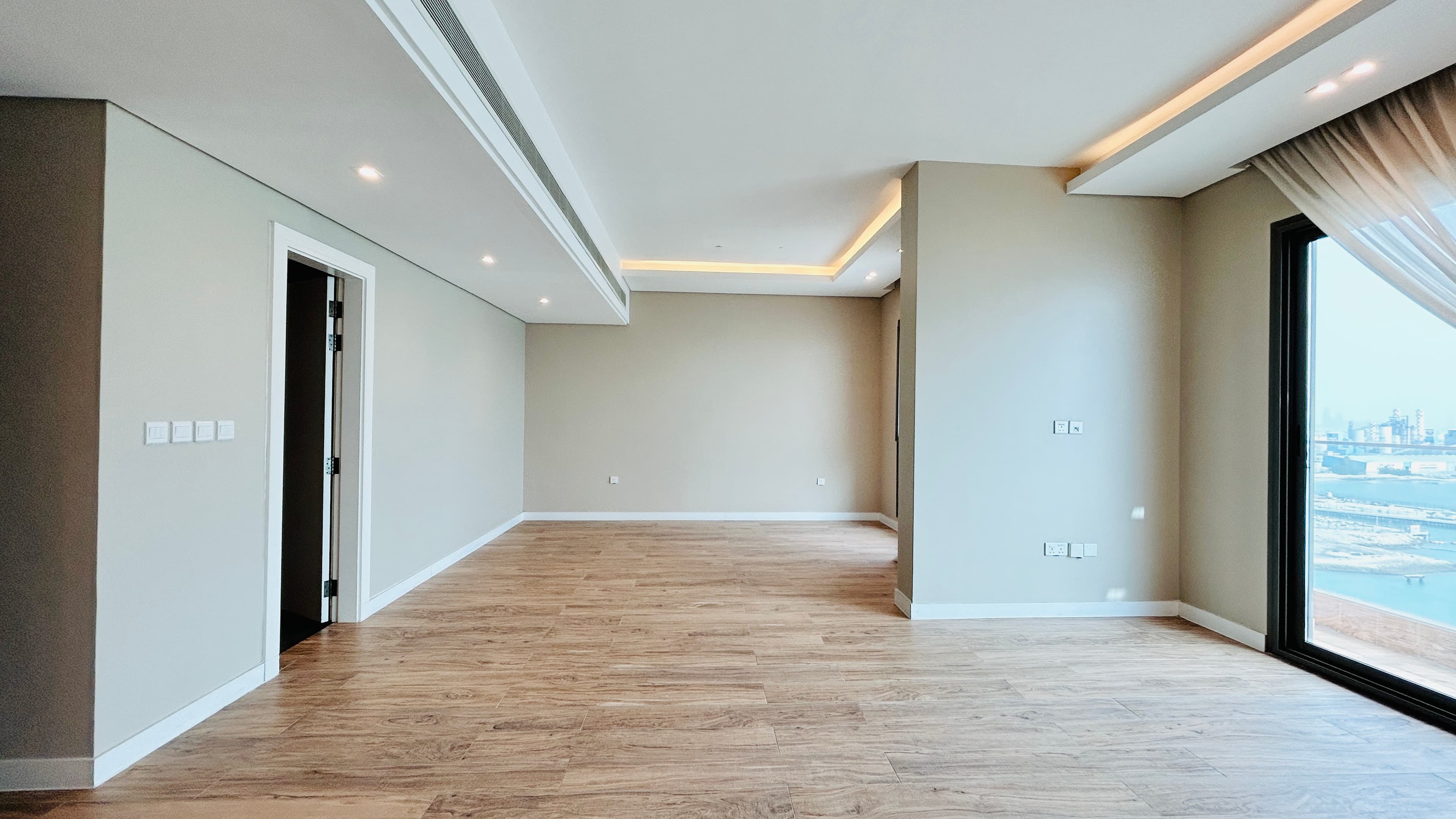 MODERN | SPACIOUS ROOMS | SEA VIEW | GREAT AMENITIES
