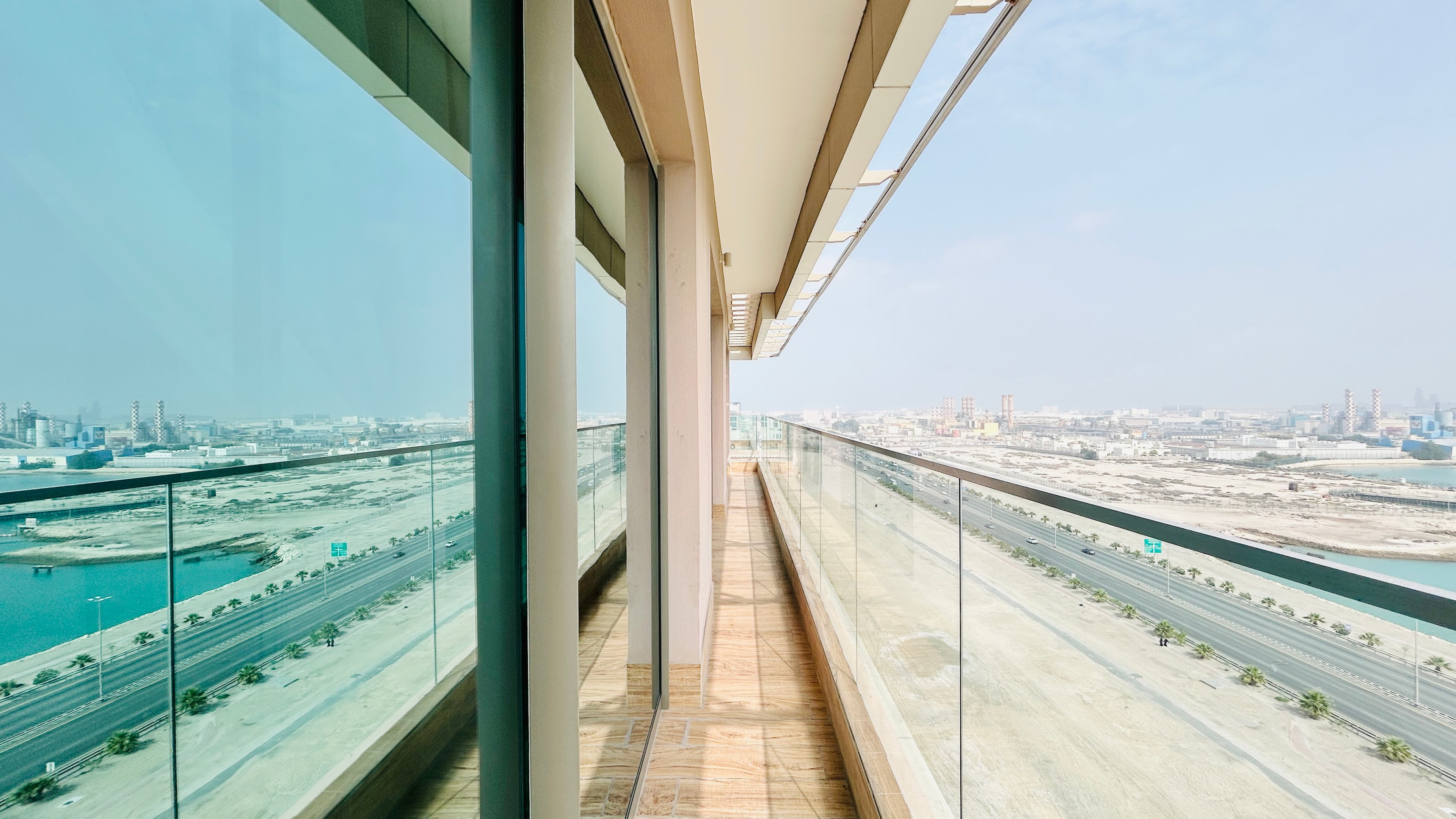 MODERN | SPACIOUS ROOMS | SEA VIEW | GREAT AMENITIES