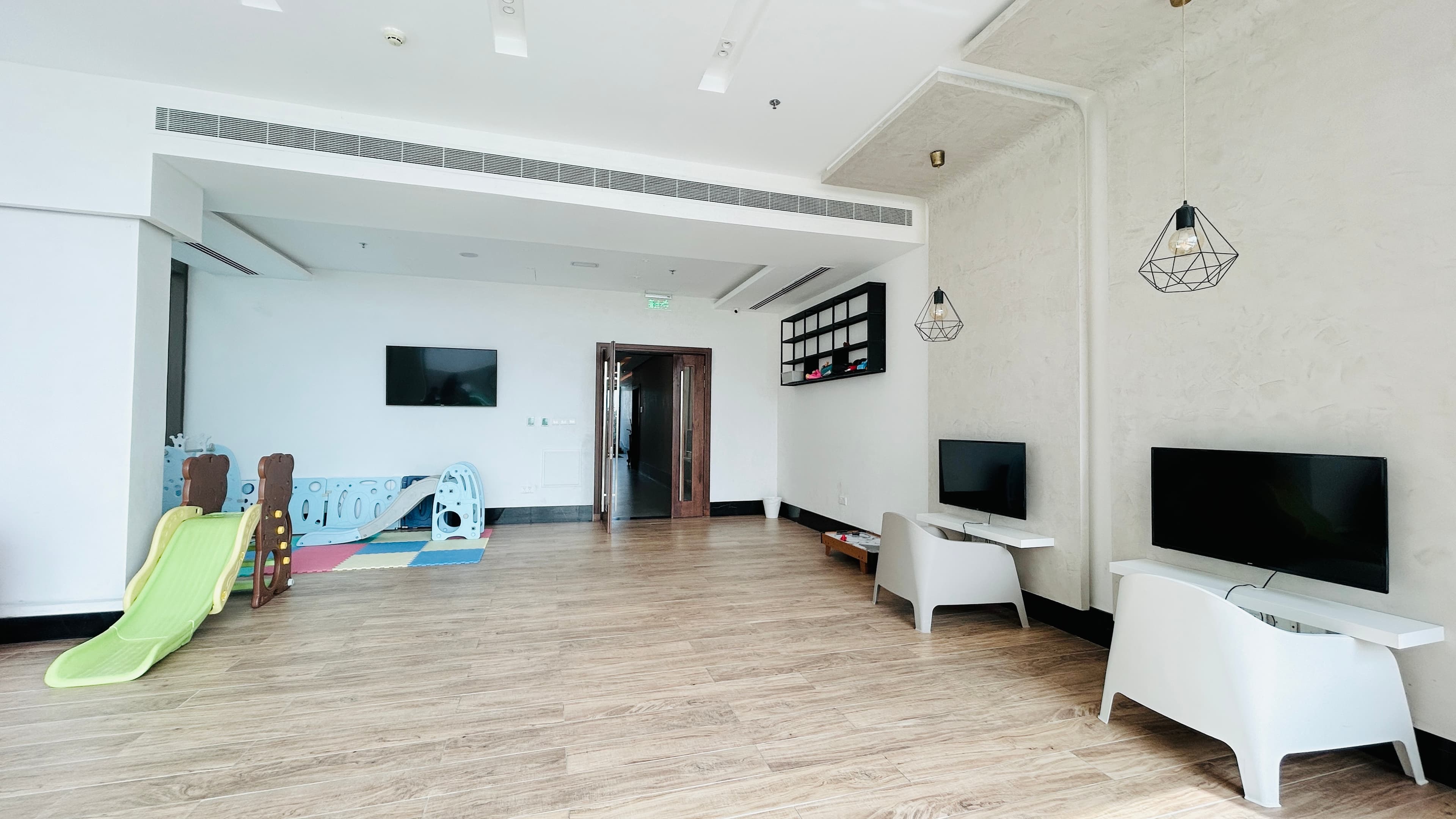 MODERN | SPACIOUS ROOMS | SEA VIEW | GREAT AMENITIES