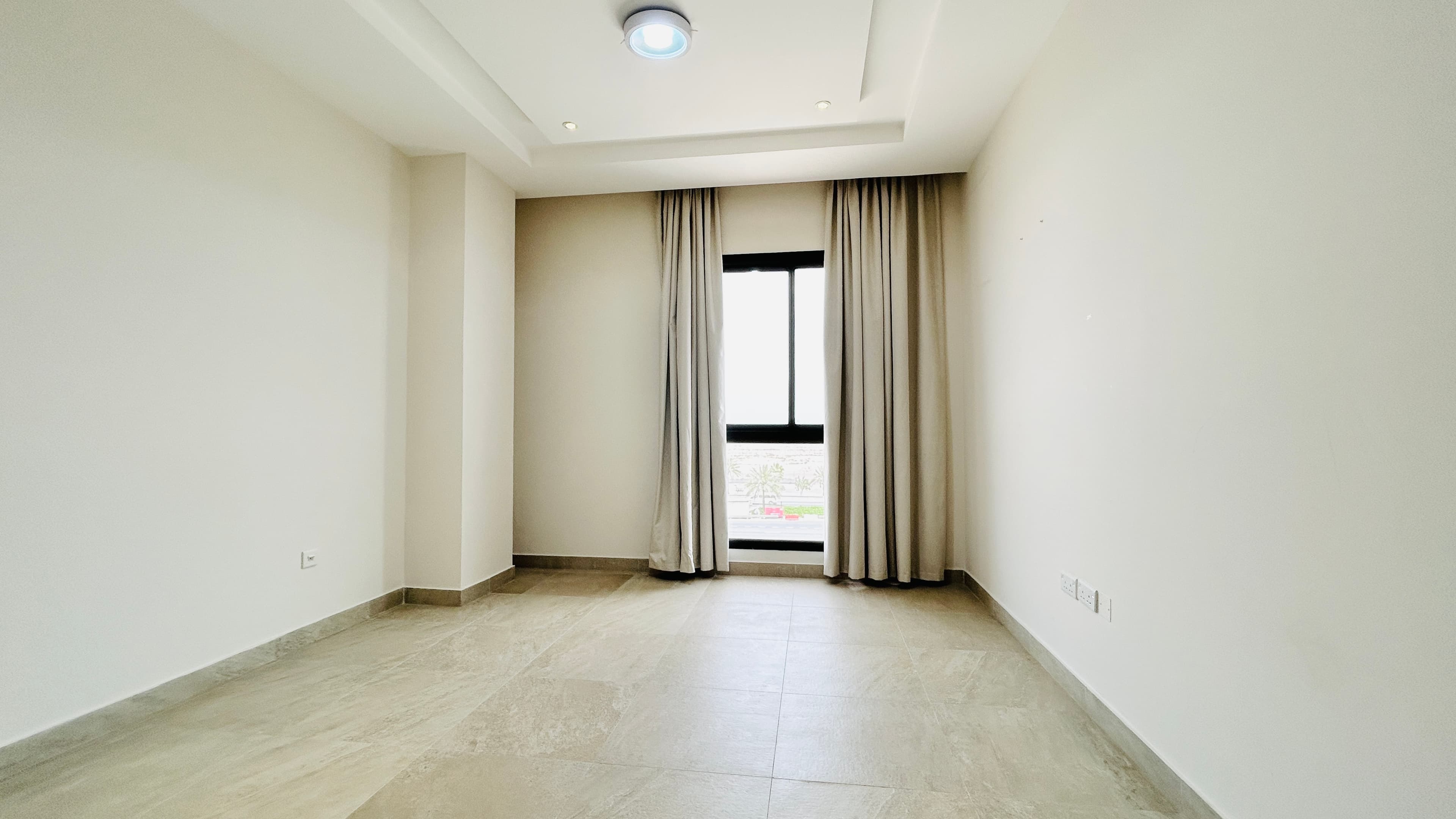 CLOSE KITCHEN | MODERN | SPACIOUS ROOMS | CITY VIEW