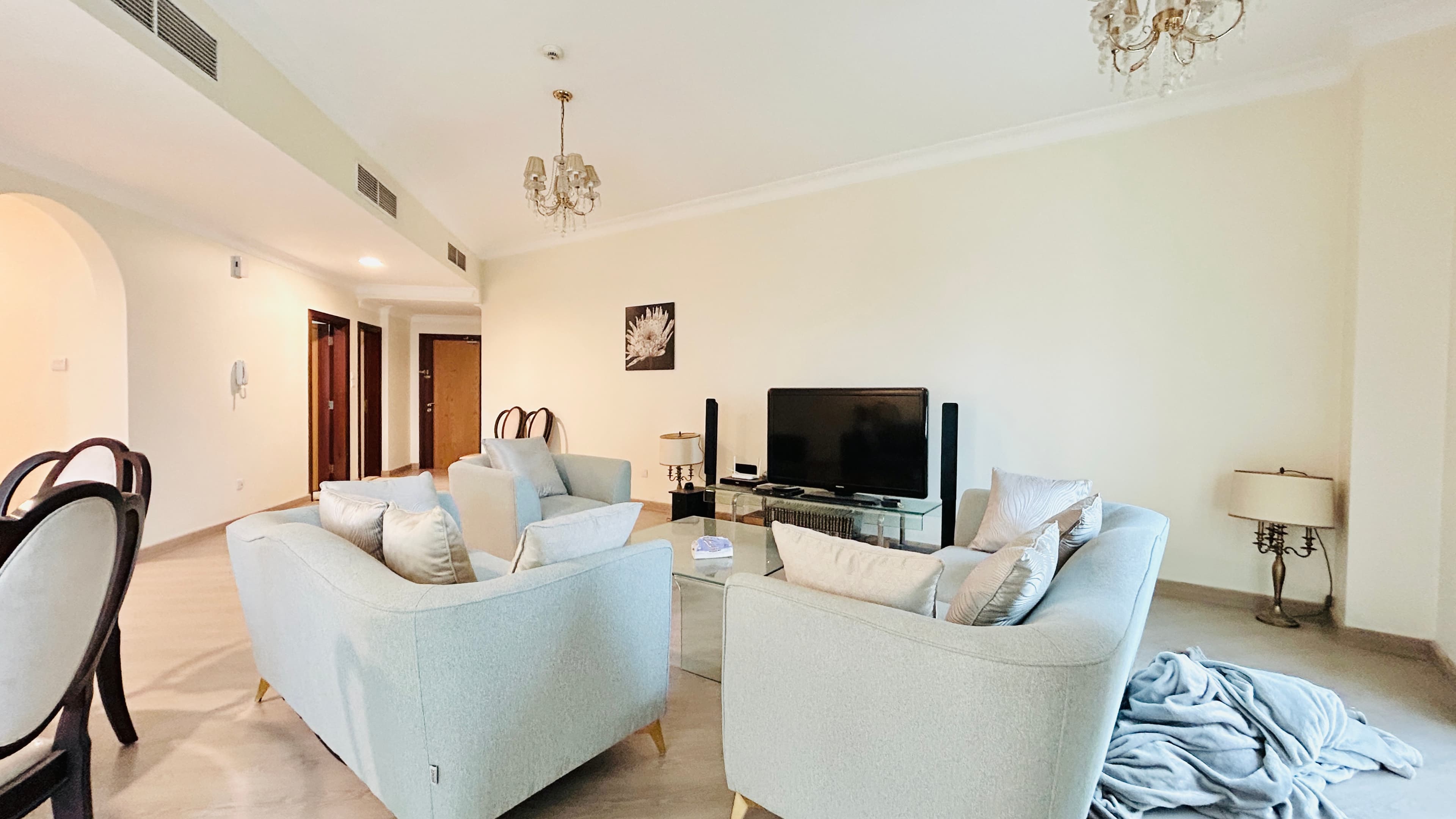 MODERN | BALCONY | GREAT FACILITIES | CITY VIEW