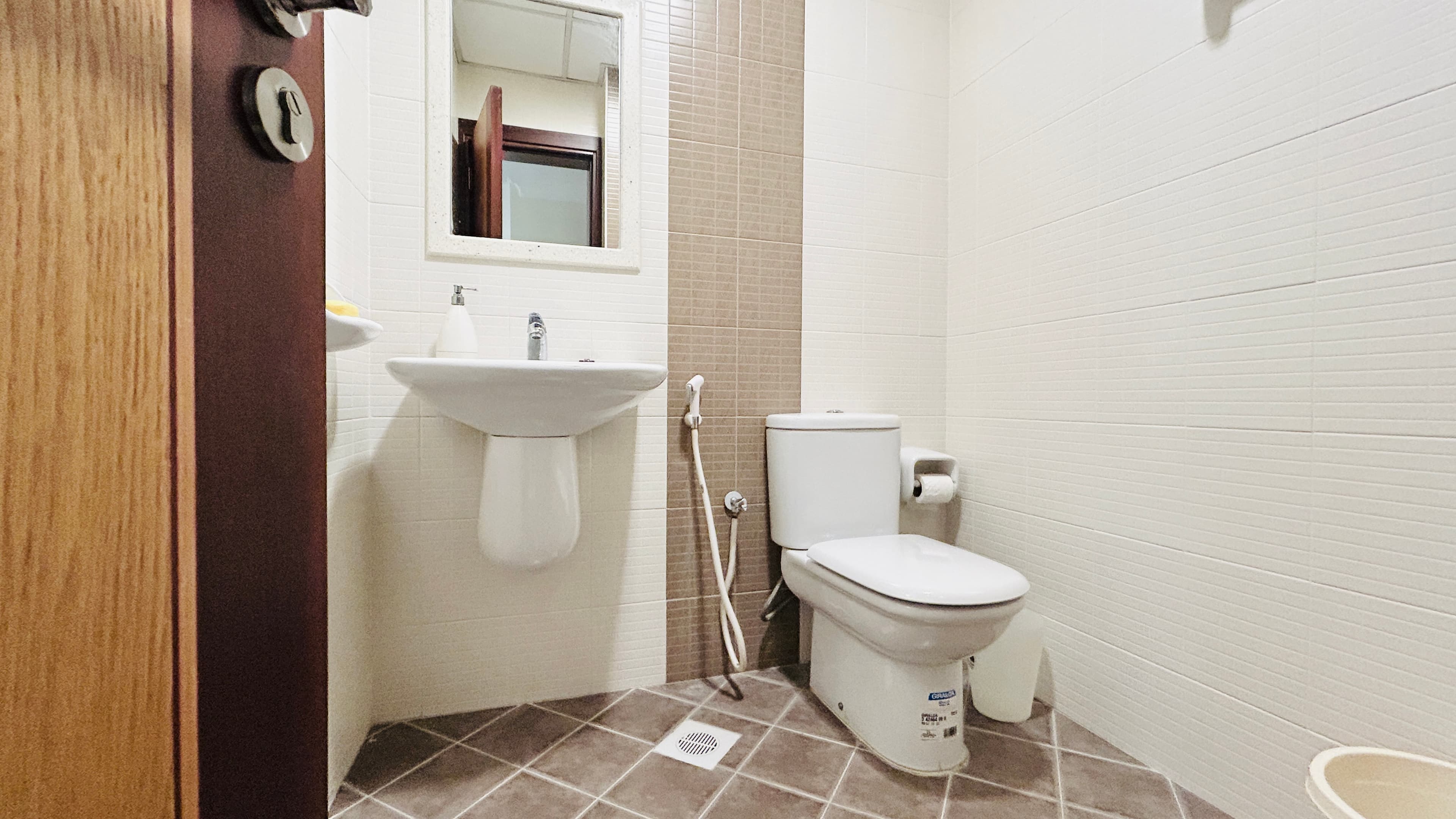 MODERN | BALCONY | GREAT FACILITIES | CITY VIEW