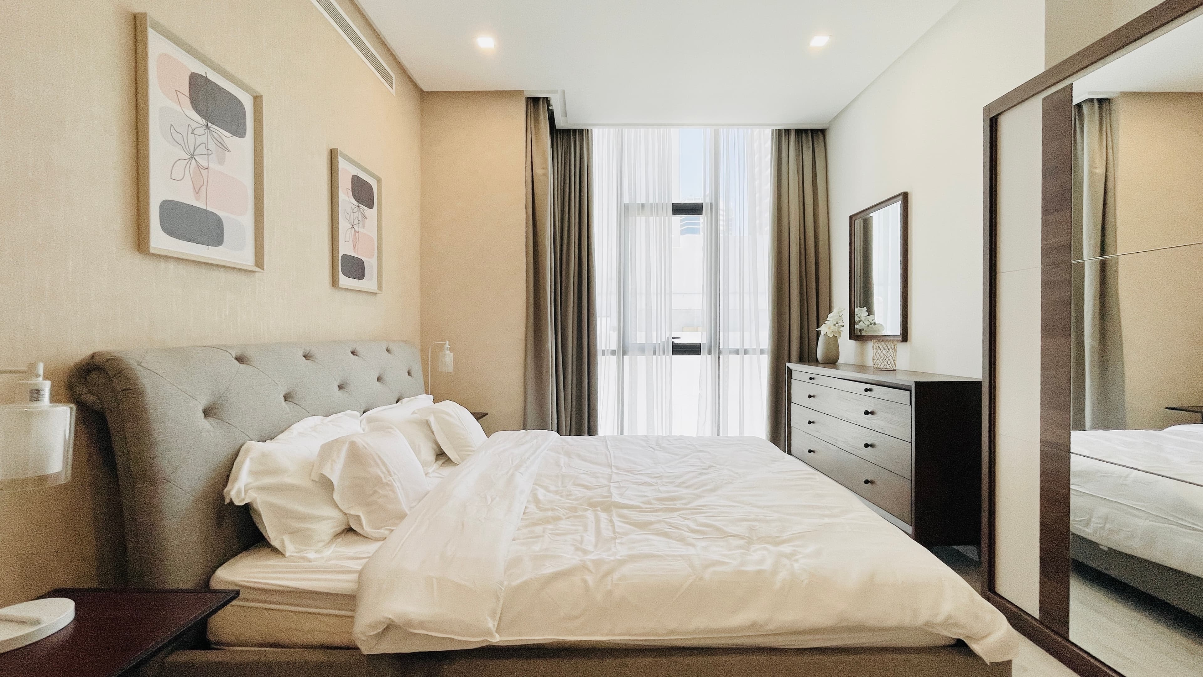 SPACIOUS | ROOMS | MODERN FITTINGS | BALCONY