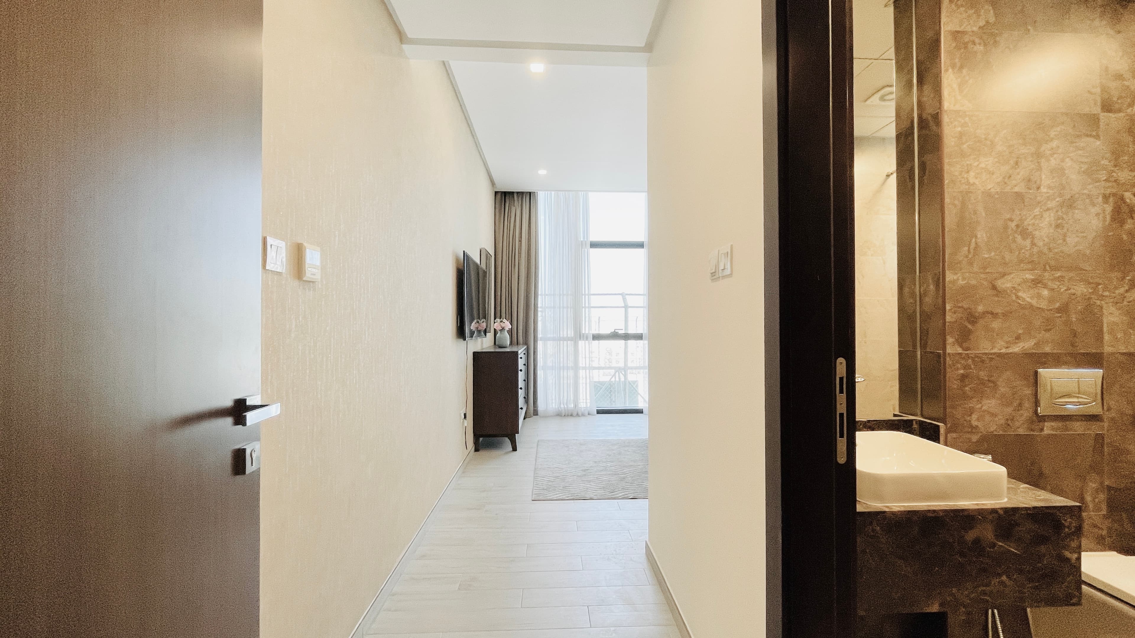 SPACIOUS | ROOMS | MODERN FITTINGS | BALCONY