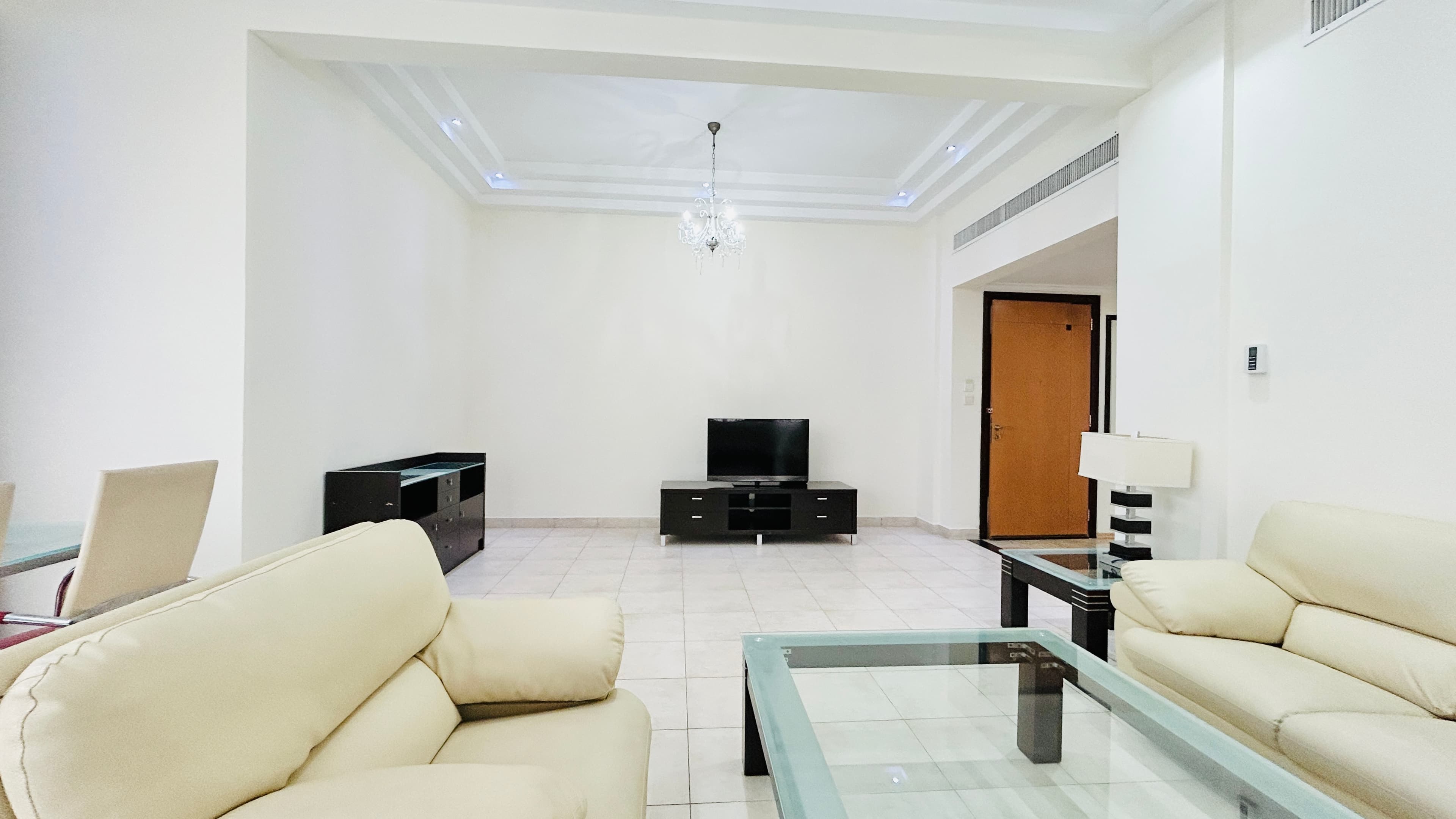MODERN | HOUSEKEEPING | AMENITIES | CITY VIEW