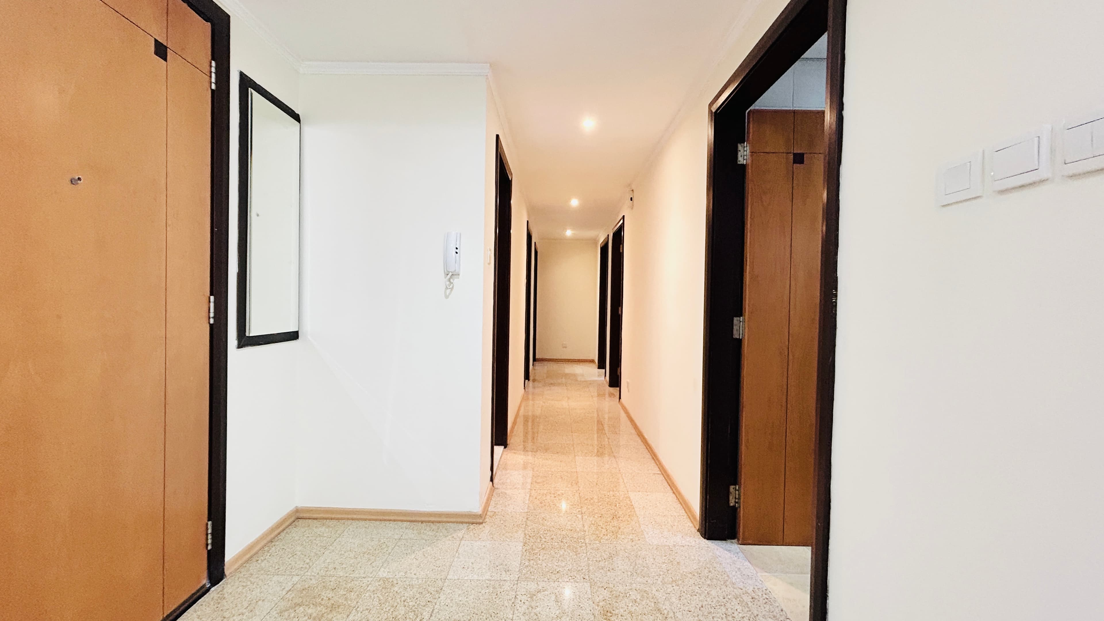 MODERN | HOUSEKEEPING | AMENITIES | CITY VIEW
