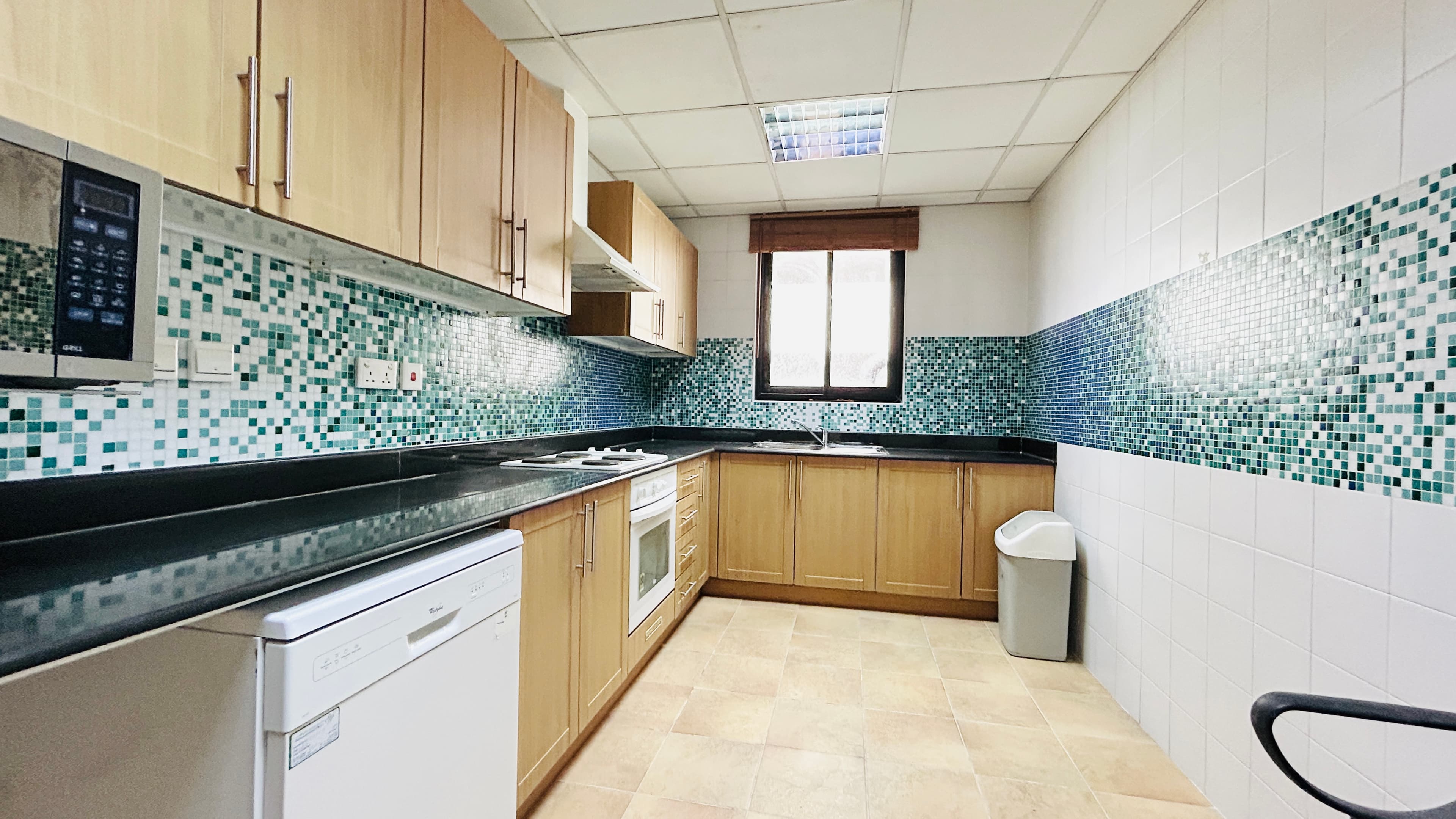 MODERN | HOUSEKEEPING | AMENITIES | CITY VIEW