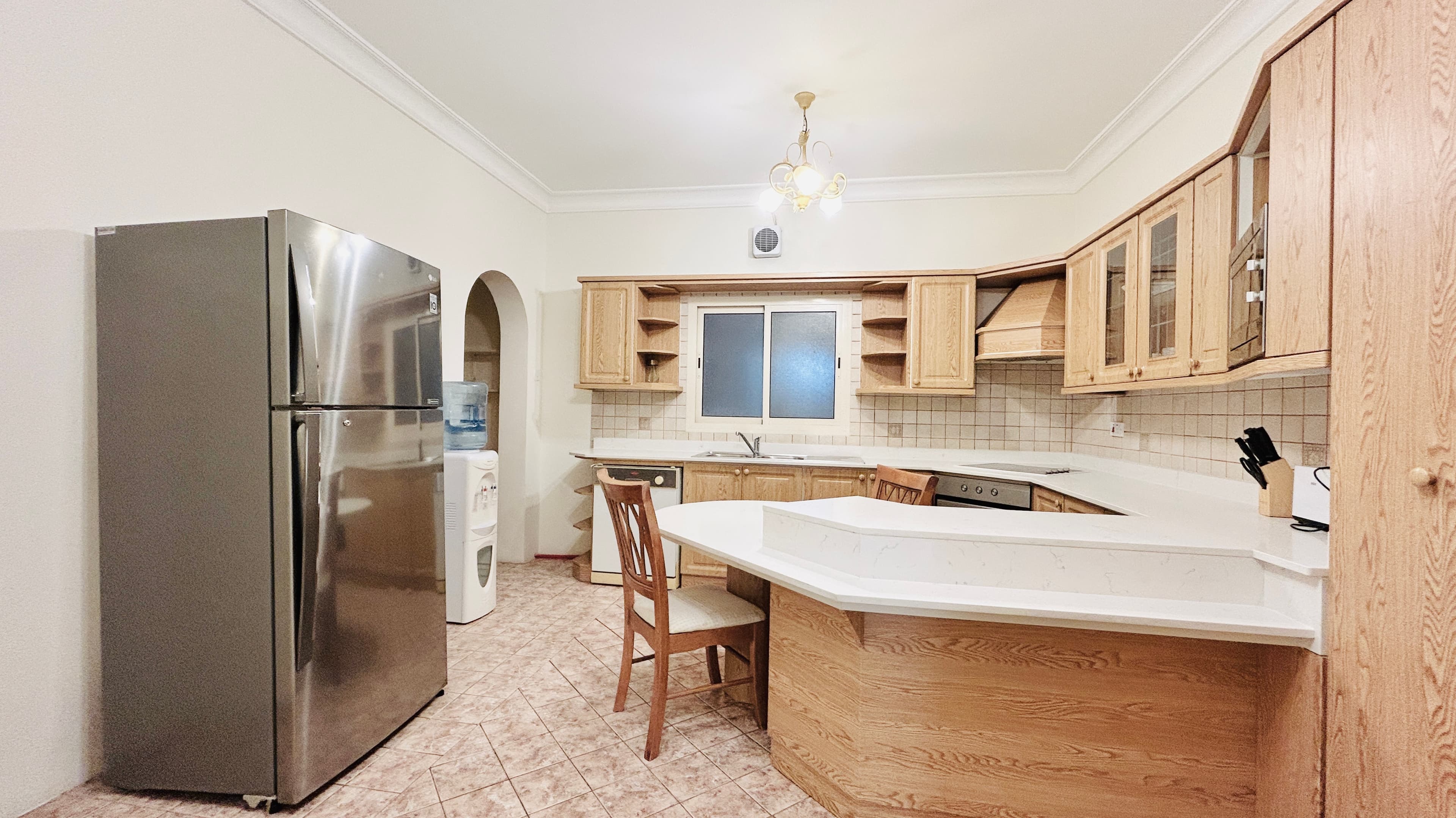 PETS ALLOWED | BRIGHT & SPACIOUS HOME | BALCONY | MODERN RESIDENCE