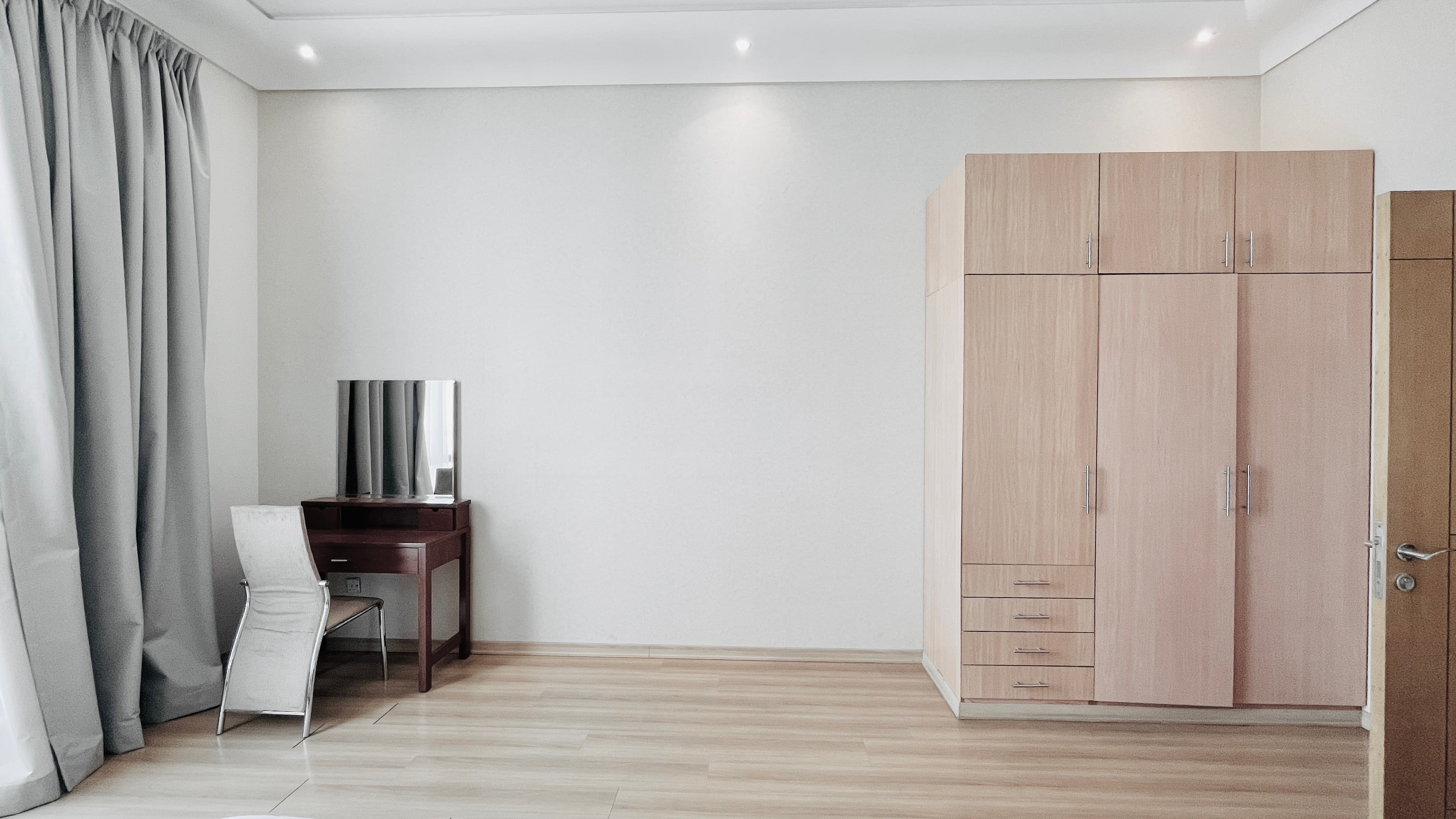 SPACIOUS ROOMS | HOUSEKEEPING | CITYVIEW
